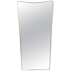 Moderner Wandspiegel im italienischen Gio-Ponti-Stil mit Messingrahmen (H 47 1/2 x B 23 3/4)