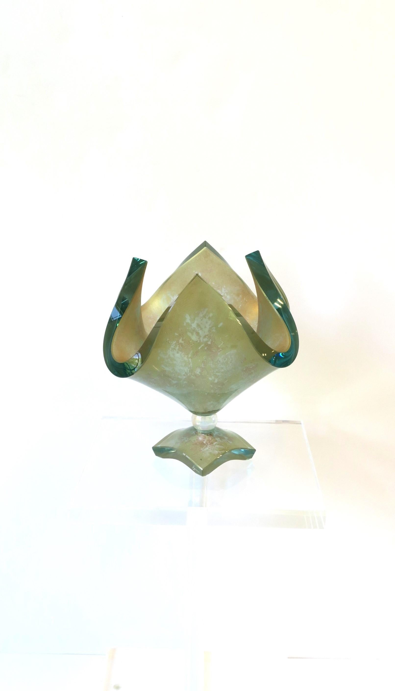 A very beautiful and substantial Italian modern art glass handkerchief vase vessel compote sculpture, circa mid-20th century, Italy. Glass thickness is substantial as shown. Interior is decorated with matte gold and copper gilt. Signed at base as