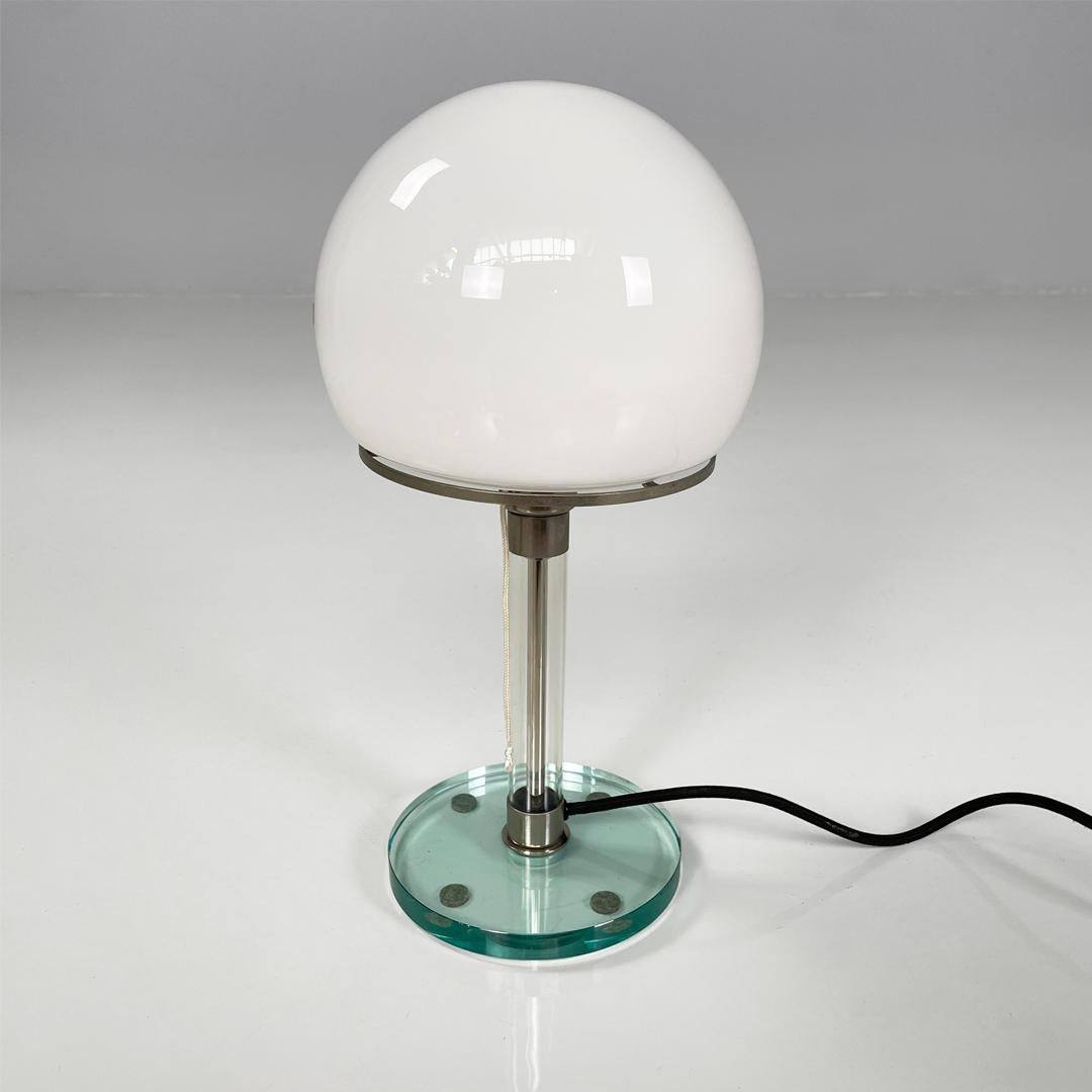Bauhaus Lampe de table moderne italienne en verre et métal WG 24 Wilhelm Wagenfeld Tecnolumen, années 1980 en vente