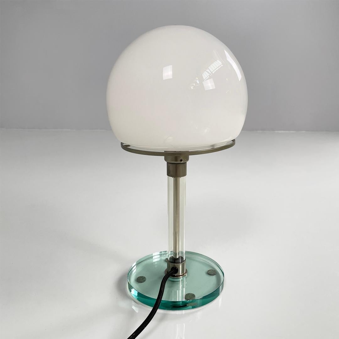 Lampe de table moderne italienne en verre et métal WG 24 Wilhelm Wagenfeld Tecnolumen, années 1980 État moyen - En vente à MIlano, IT