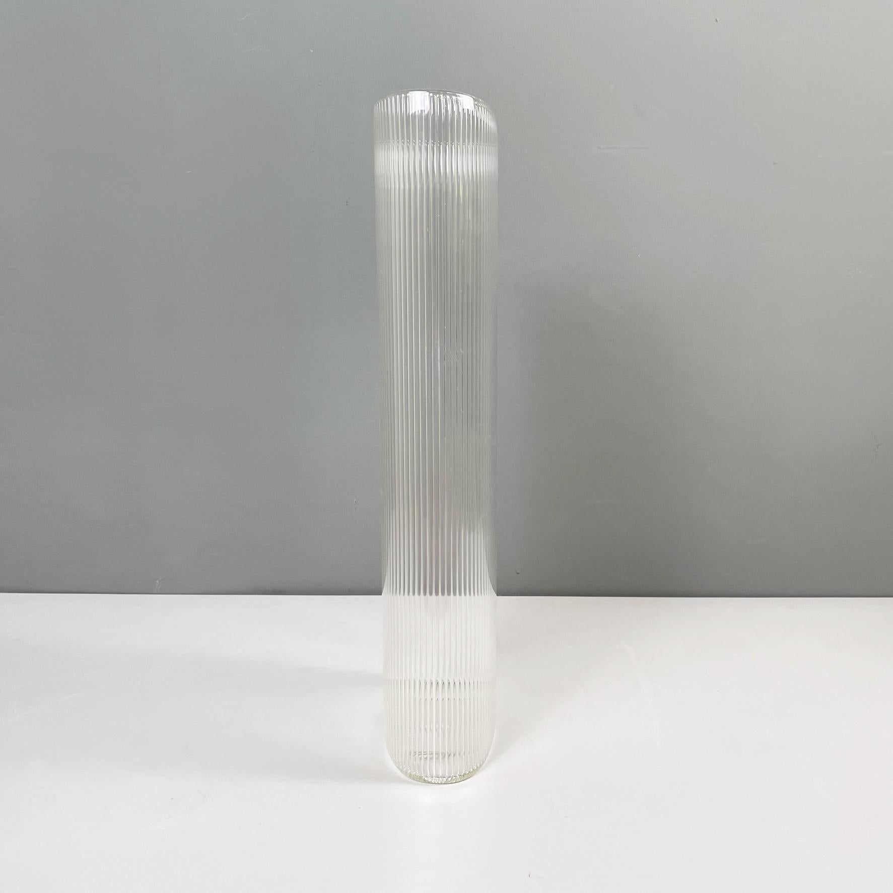 Italian modern Glass vase with oval shape by Roberto Faccioli, 1990s In Good Condition For Sale In MIlano, IT