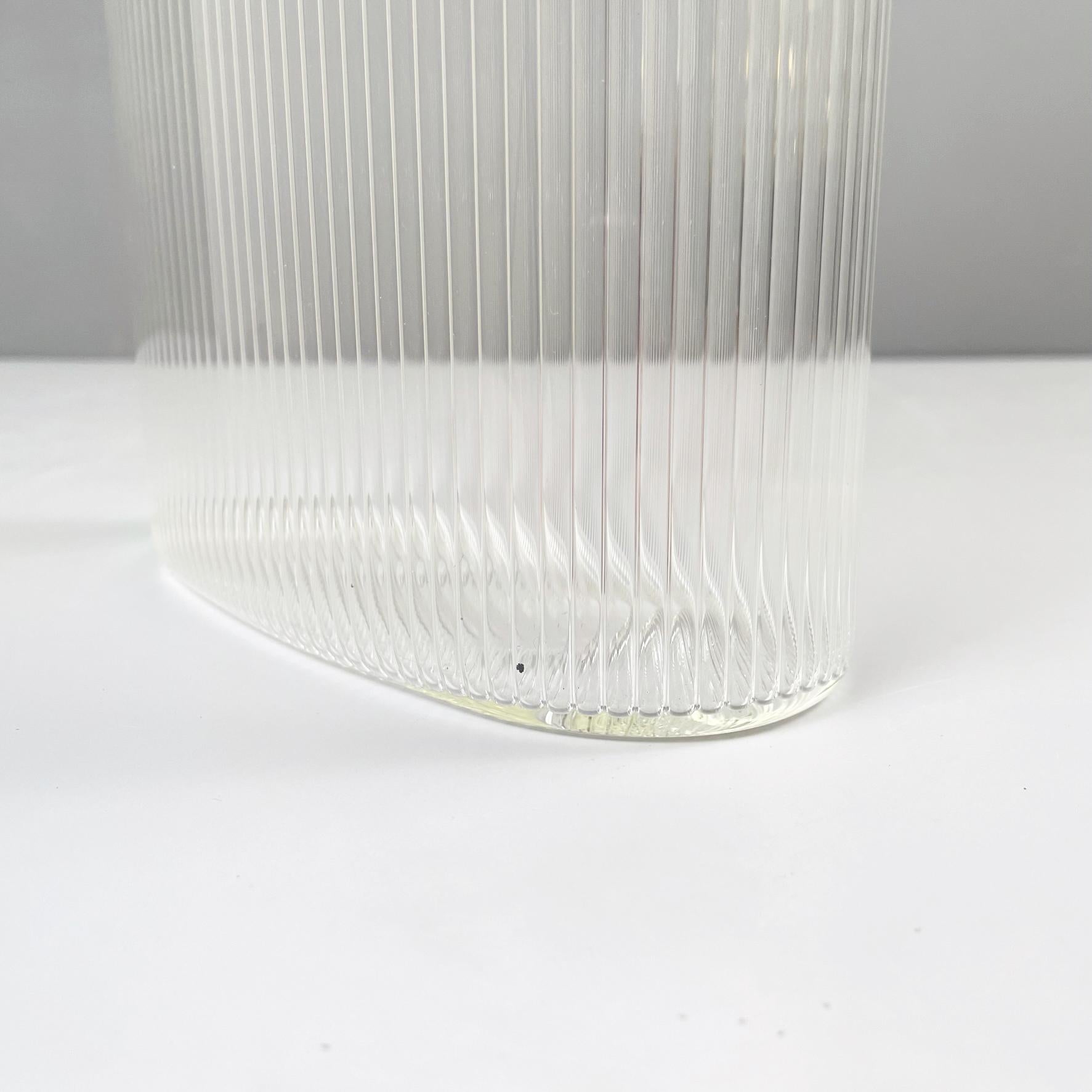 Italian modern Glass vase with oval shape by Roberto Faccioli, 1990s For Sale 3