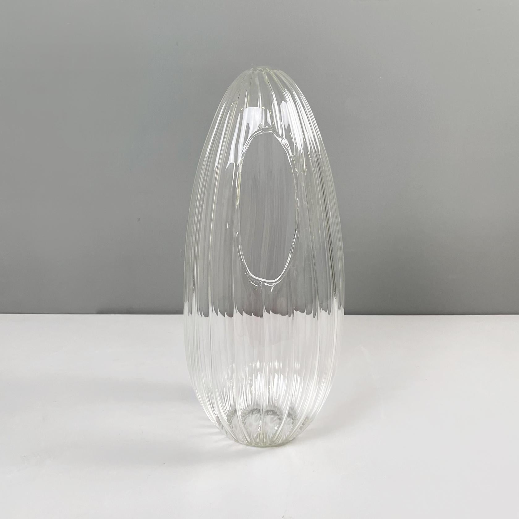Modern Italian modern Glass vase with round seed shape by Roberto Faccioli, 1990s For Sale