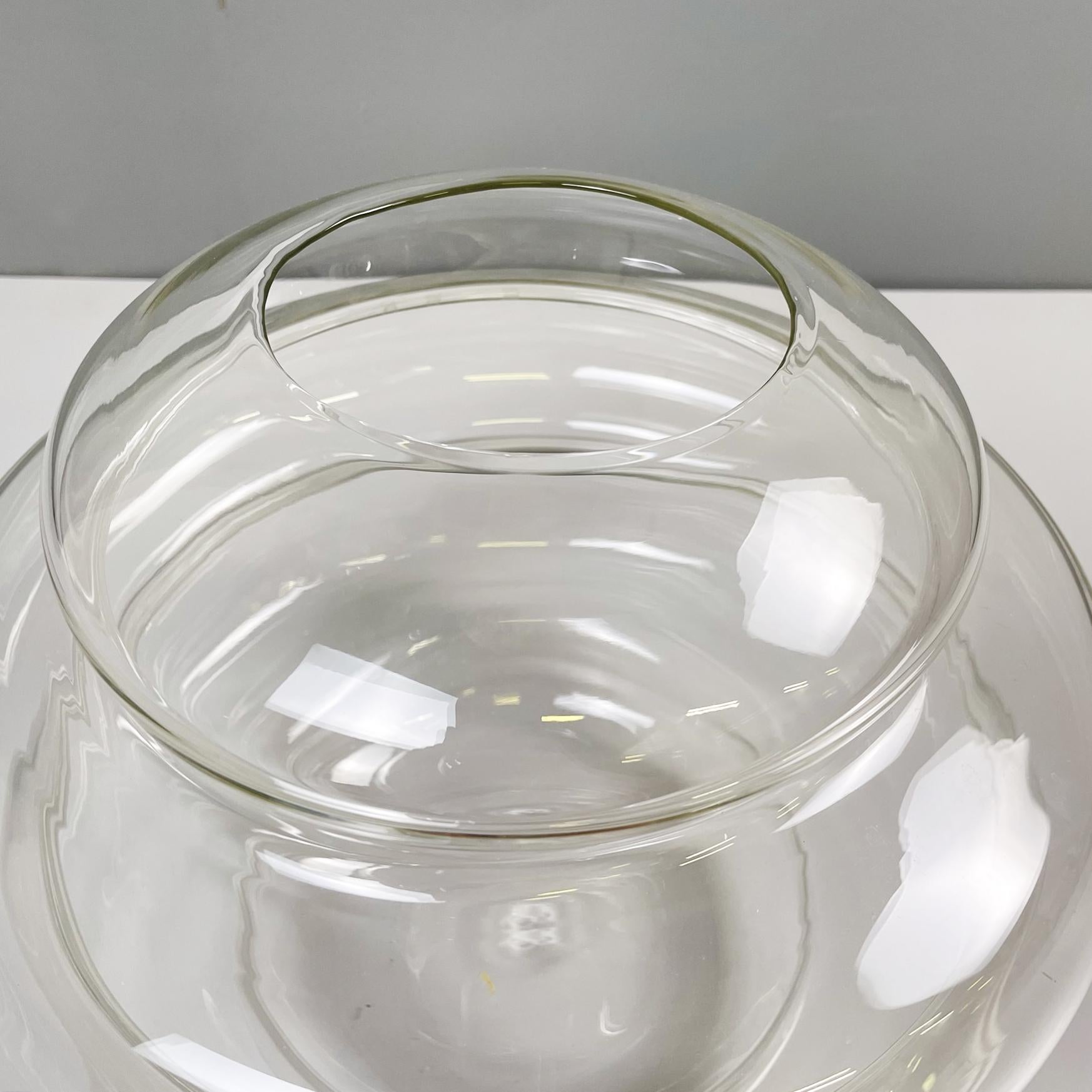 Italian modern Glass vase with round shape by Roberto Faccioli, 1990s In Good Condition For Sale In MIlano, IT