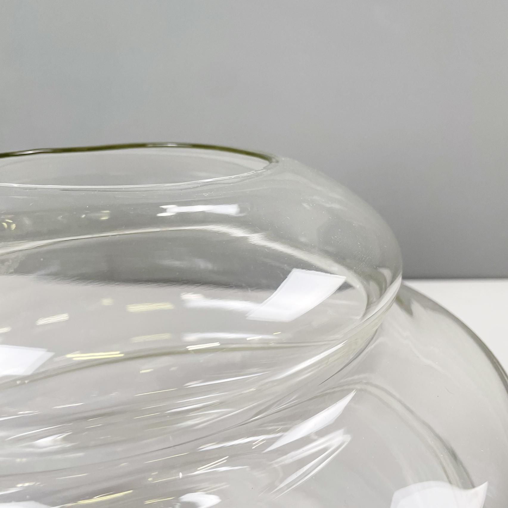 Late 20th Century Italian modern Glass vase with round shape by Roberto Faccioli, 1990s For Sale