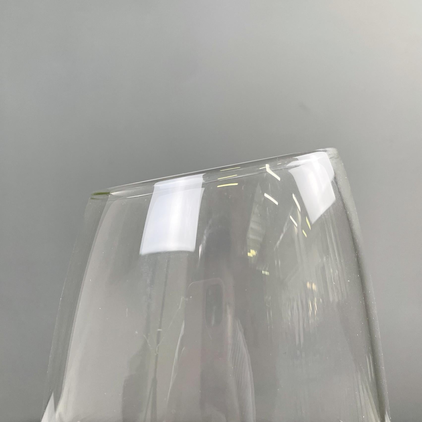Italian modern Glass vase with round shape by Roberto Faccioli, 1990s In Good Condition For Sale In MIlano, IT