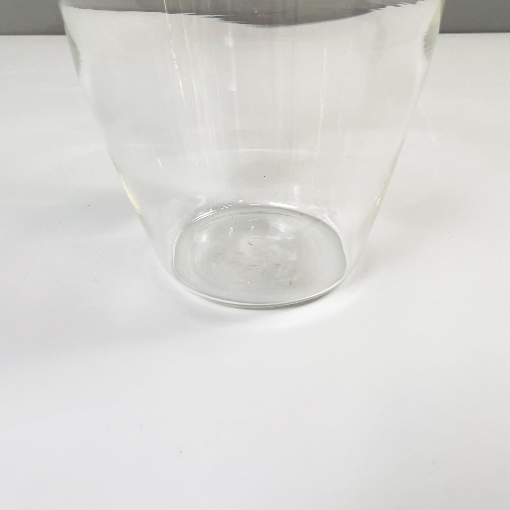 Italian modern Glass vase with round shape by Roberto Faccioli, 1990s For Sale 1