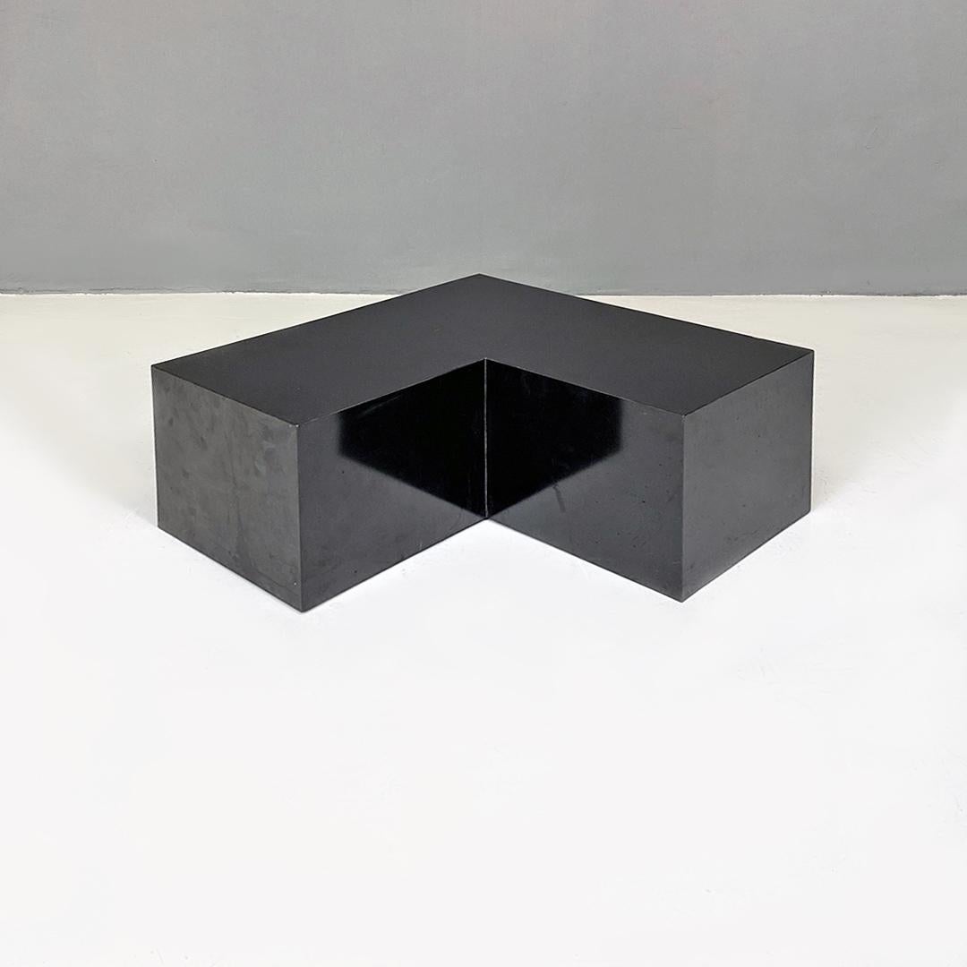 Italian modern glossy black laminate pair of display units or tables, 1980s For Sale 3