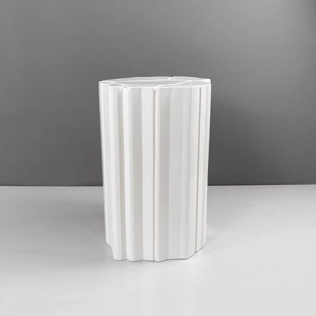 Italian modern glossy white ceramic table designed by Roberto Faccioli, 1995 In Good Condition For Sale In MIlano, IT