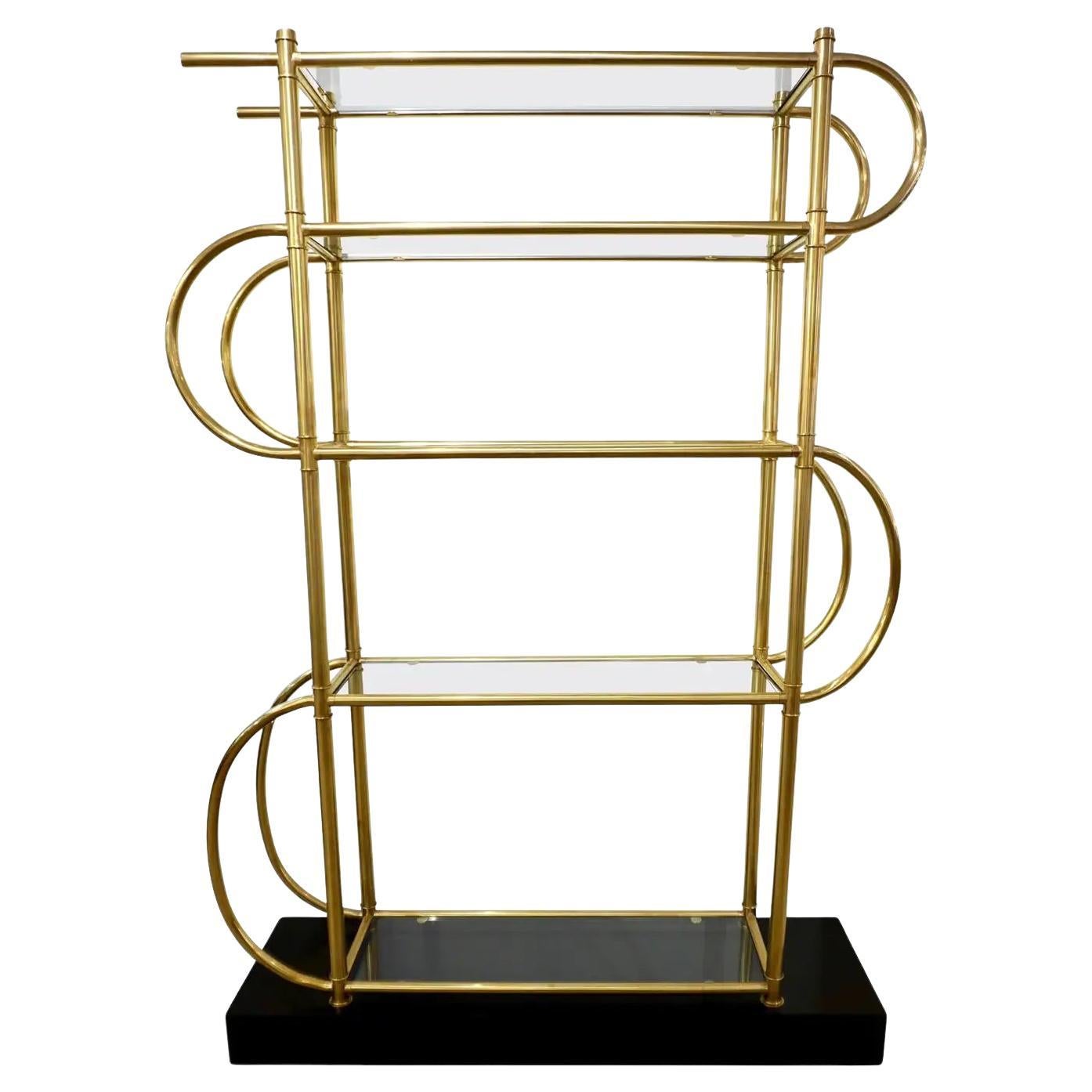 Estantería Tubular Moderna Italiana de Latón Dorado Étagère sobre Base Lacada Negra