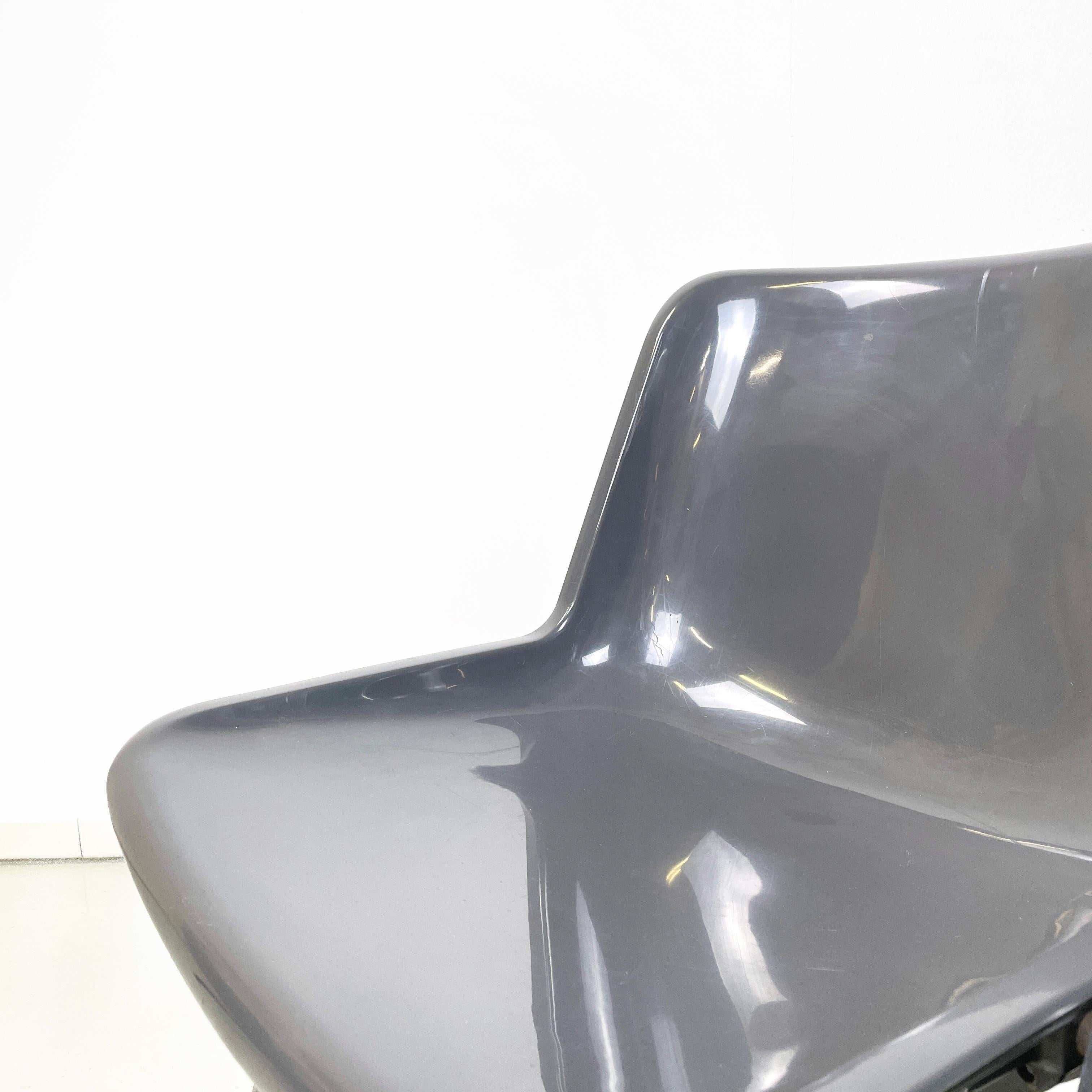 Late 20th Century Italian modern Gray plastic aluminum Chair Modus SM 203 by Borsani Tecno, 1980s For Sale