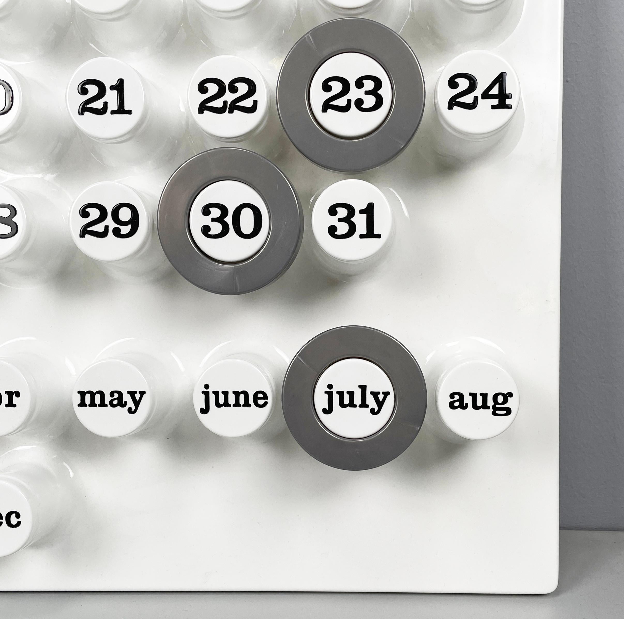 Modern Italian modern gray rings for the perpetual wall calendar by Ring A Date, 2020s For Sale