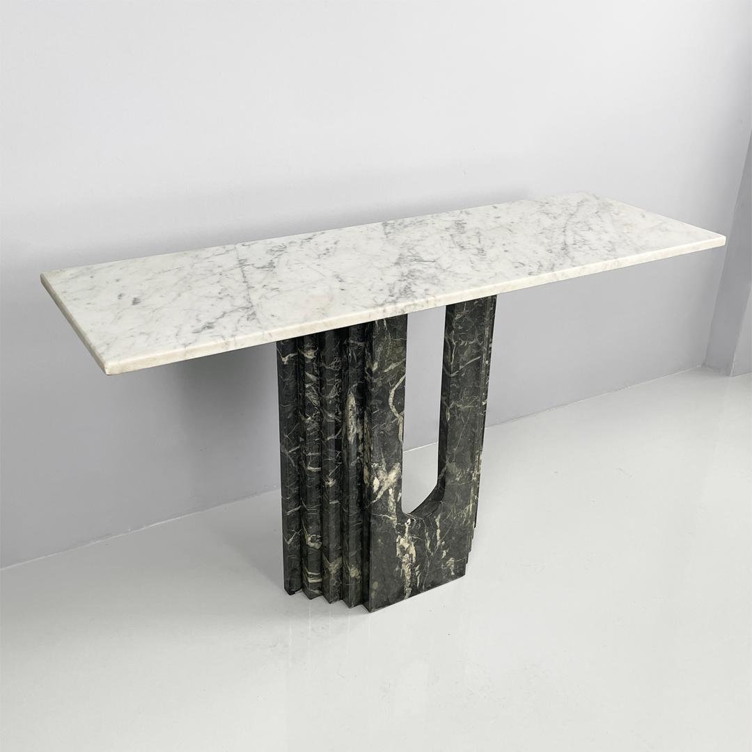 Italian modern green and white marble console, 1980s In Good Condition For Sale In MIlano, IT