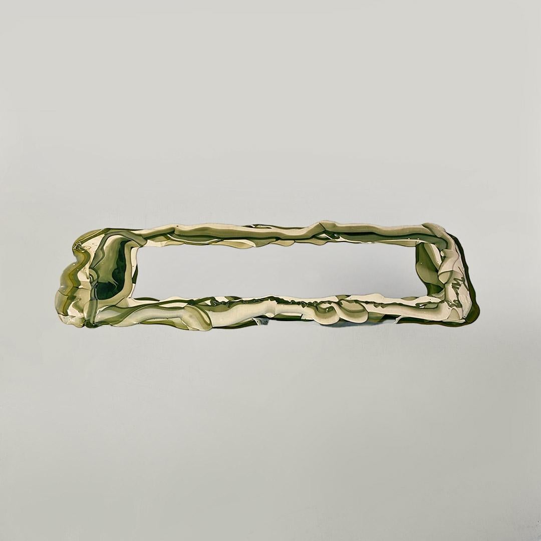 Italienischer moderner grüner und weißer Harzspiegel von Gaetano Pesce Fish Design 1980er im Angebot 5