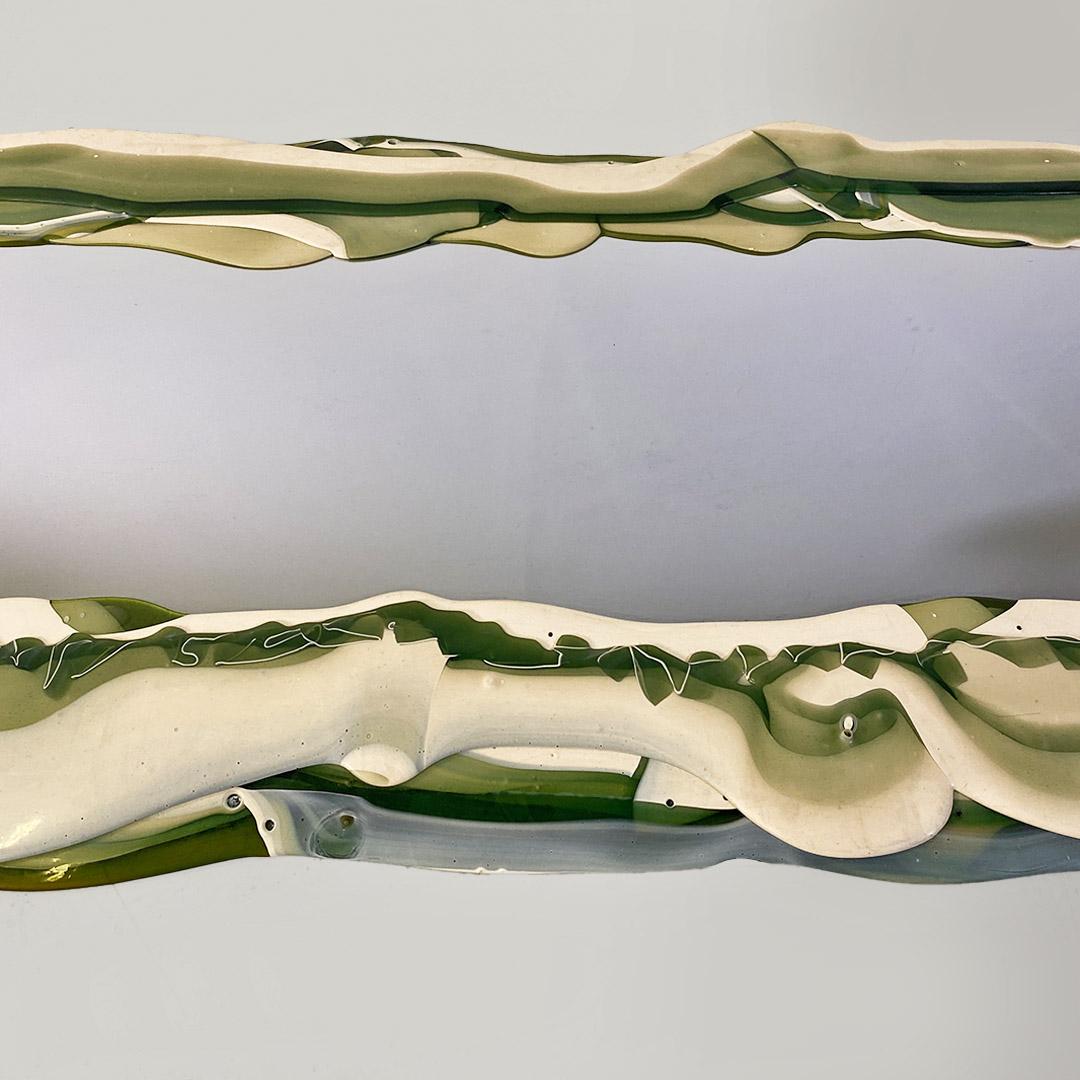 Italienischer moderner grüner und weißer Harzspiegel von Gaetano Pesce Fish Design 1980er im Angebot 3
