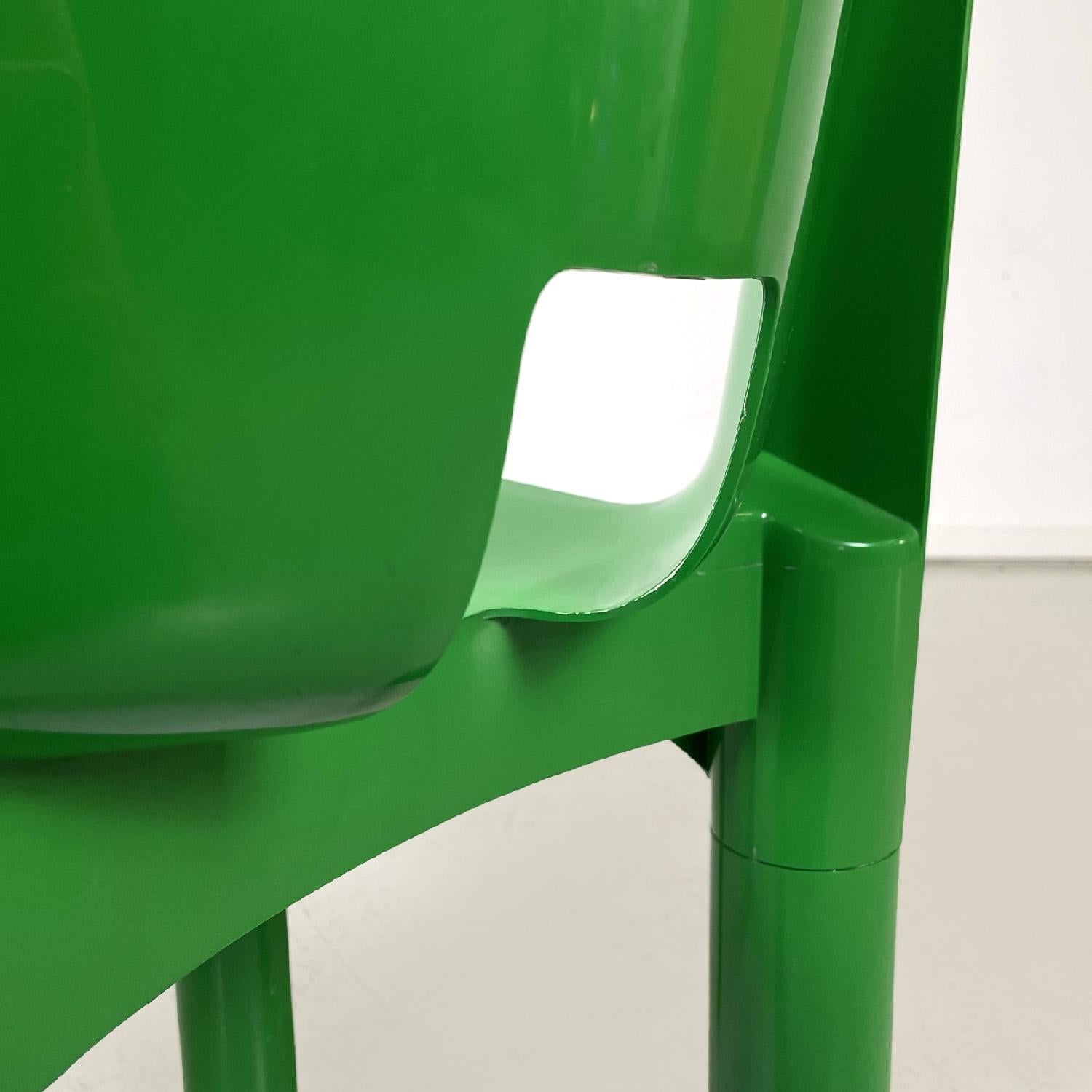 Late 20th Century Chaises vertes modernes italiennes 4868 Universal Chair by Joe Colombo Kartell, 1970 en vente