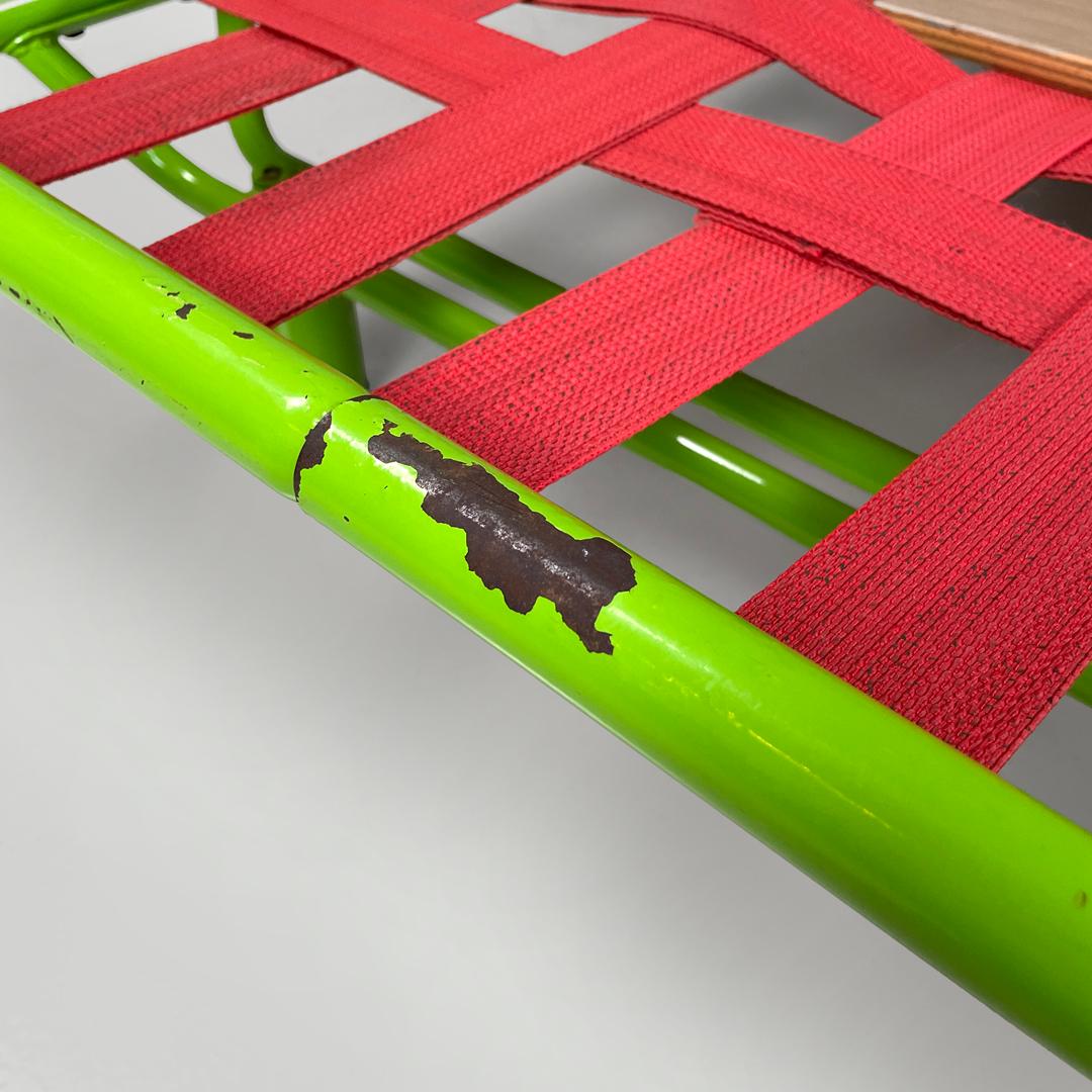Italian modern green daybed or bed in metal and wood with red straps, 1980s For Sale 4