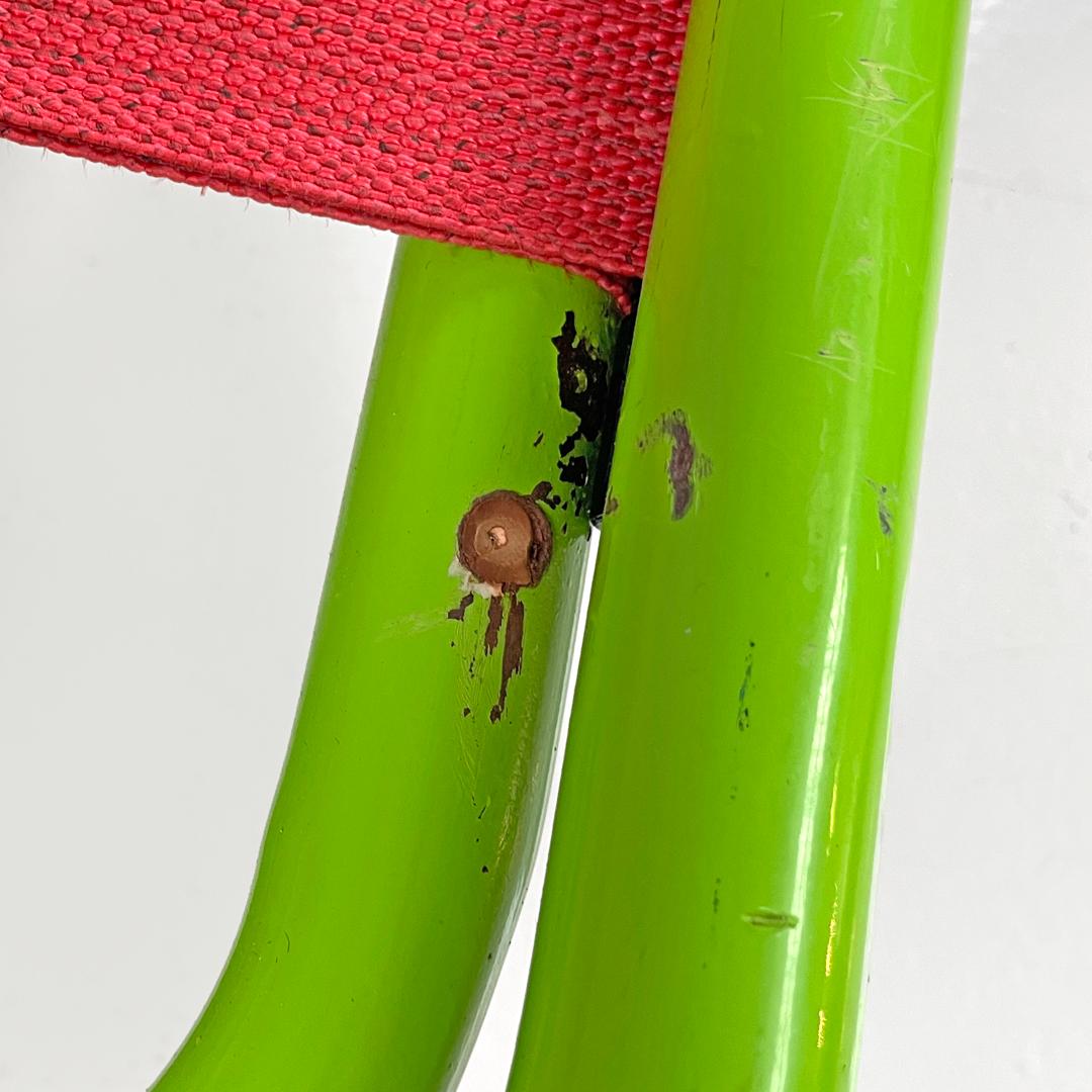 Italian modern green daybed or bed in metal and wood with red straps, 1980s For Sale 10
