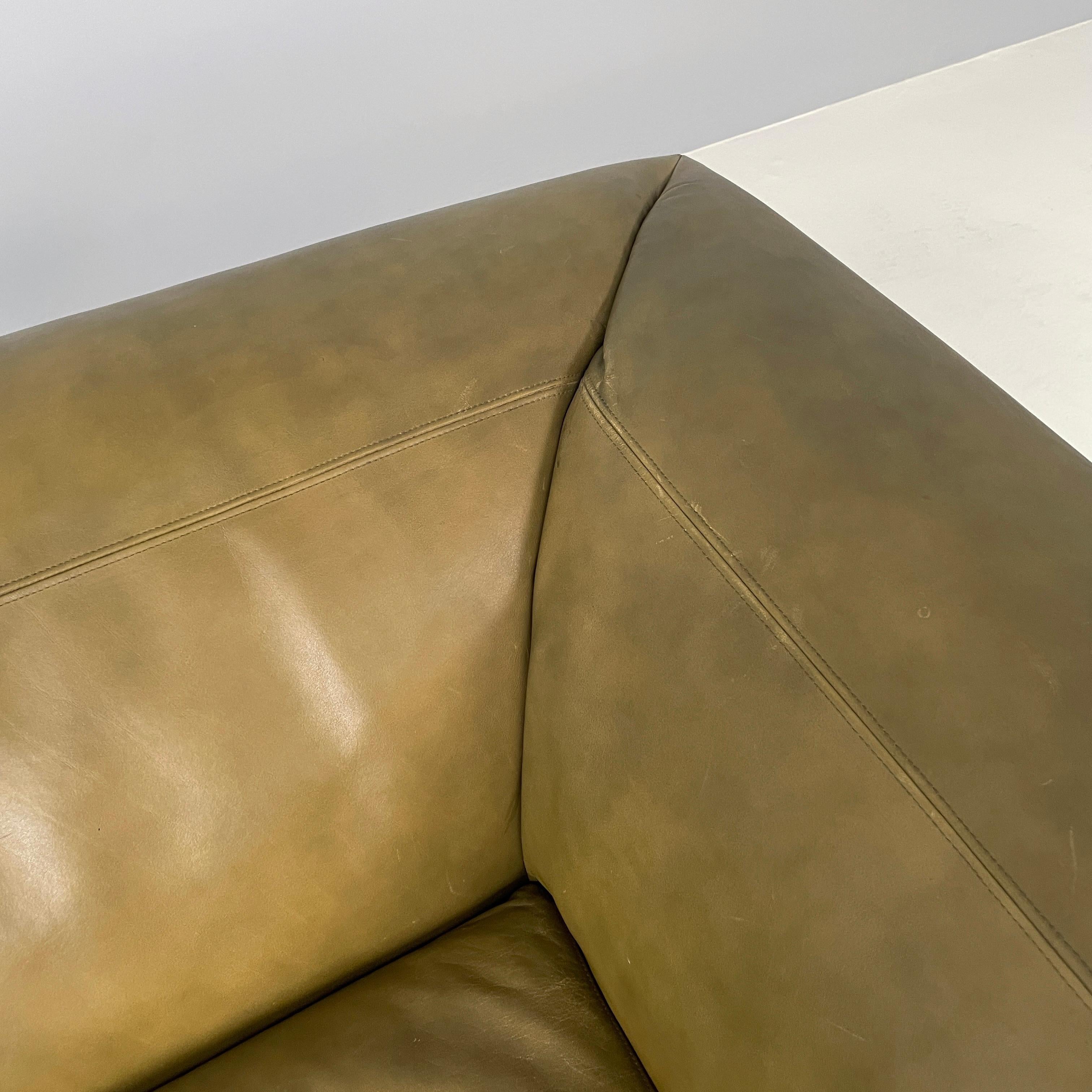 Italian modern Green leather armchairs by  Luigi Massoni for Poltrona Frau 1970s For Sale 6