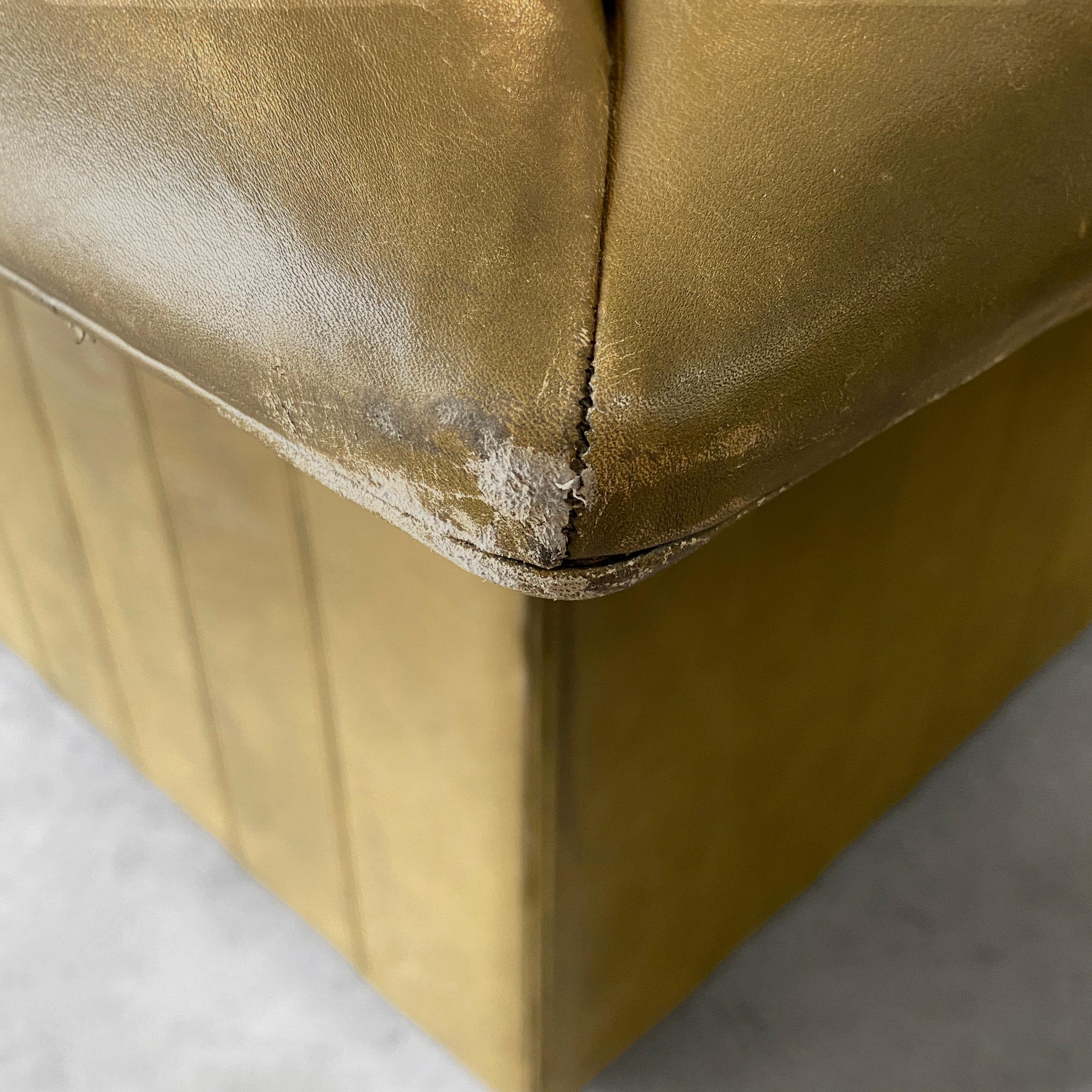 Fauteuils modernes italiens en cuir vert par Luigi Massoni pour Poltrona Frau 1970 en vente 6