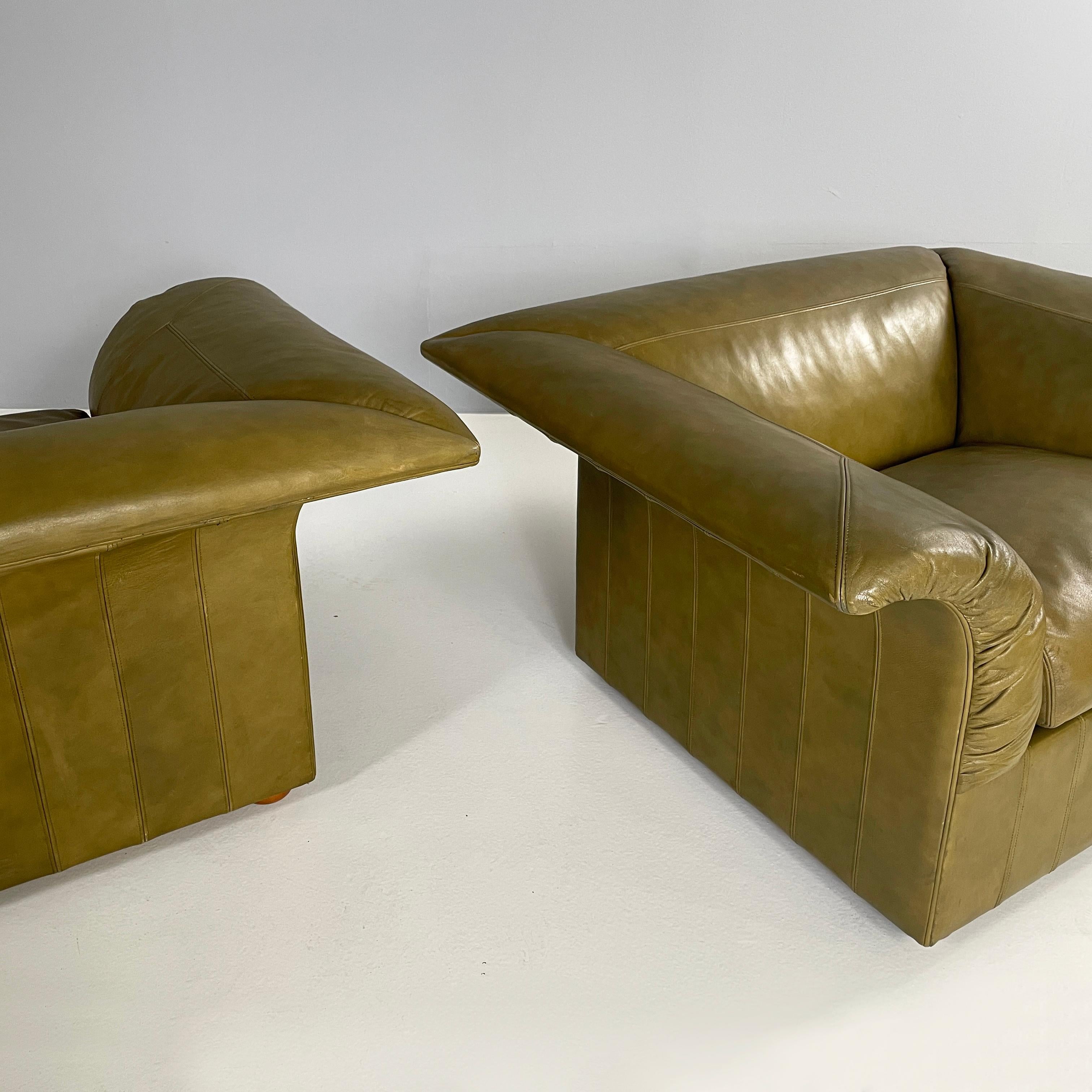 Italian modern Green leather armchairs by  Luigi Massoni for Poltrona Frau 1970s For Sale 1