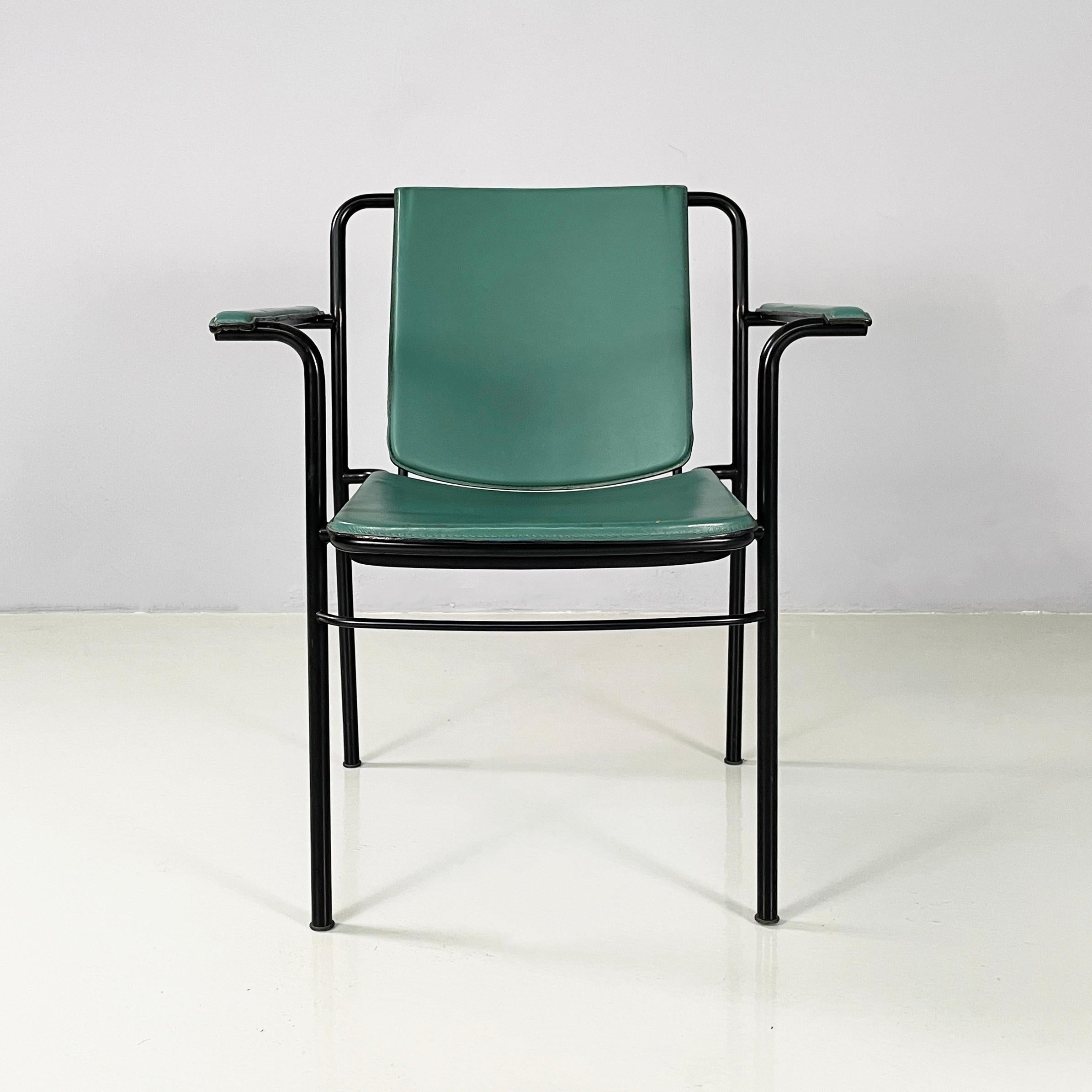 Italian modern Green leather and black metal chairs Movie by Mario Marenco for Poltrona Frau, 1980s
Set of 4 chairs mod. Movie Chair with rectangular seat, armrests and backrest covered in green leather. The backrest is slightly inclined. The