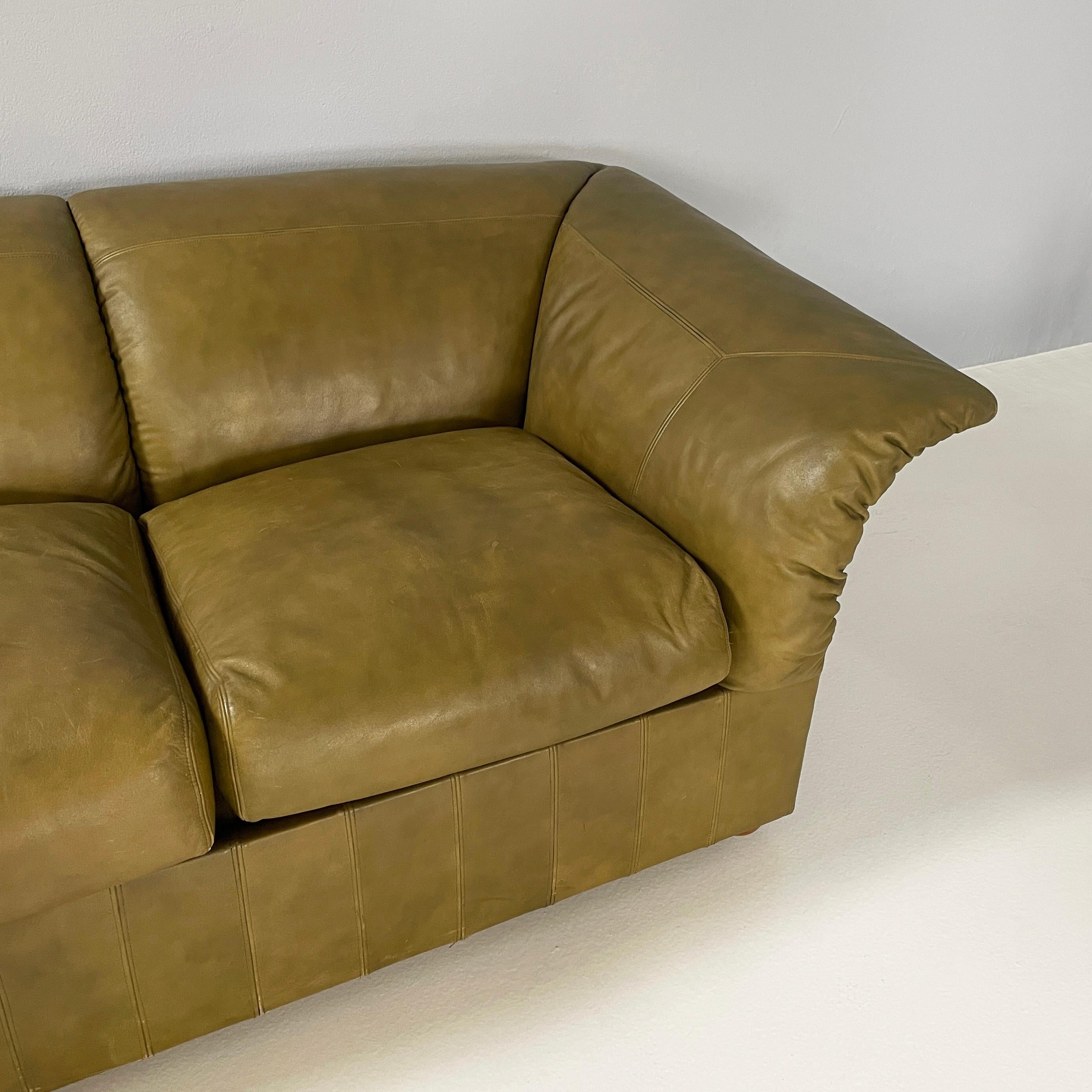 Italian modern Green leather sofa by  Luigi Massoni for Poltrona Faru, 1970s For Sale 1
