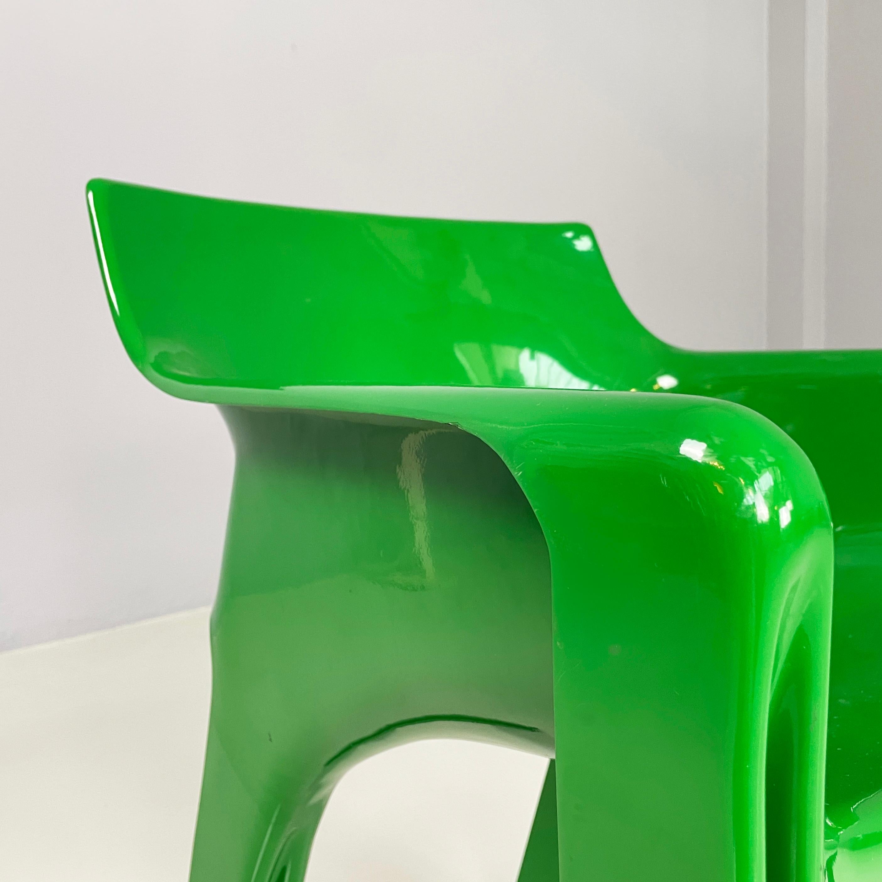 Italienische Moderne Grüne Kunststoffstühle Gaudi von Vico Magistretti für Artemide, 1970 im Angebot 8