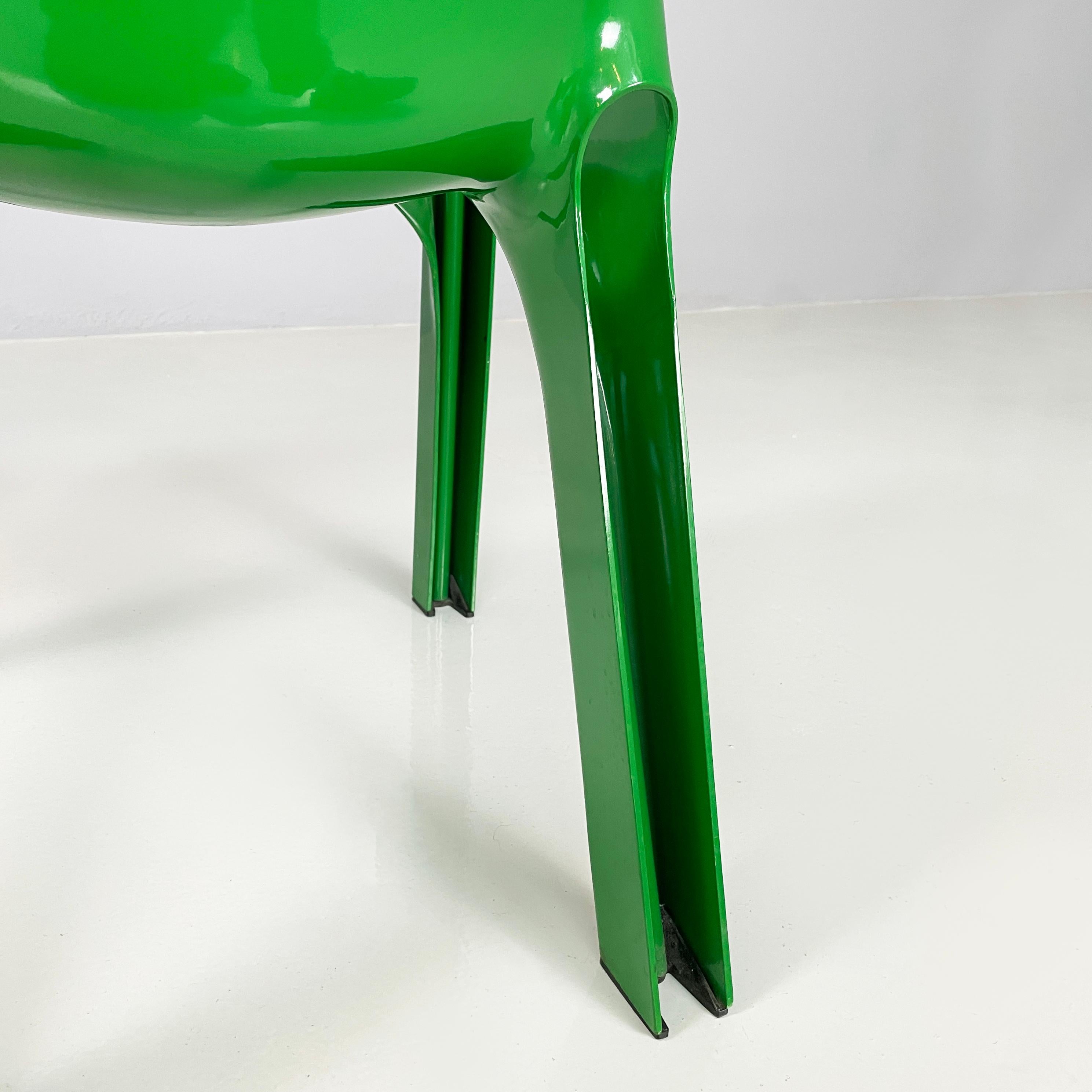 Italian modern Green plastic Chairs Gaudi by Vico Magistretti for Artemide, 1970 For Sale 14