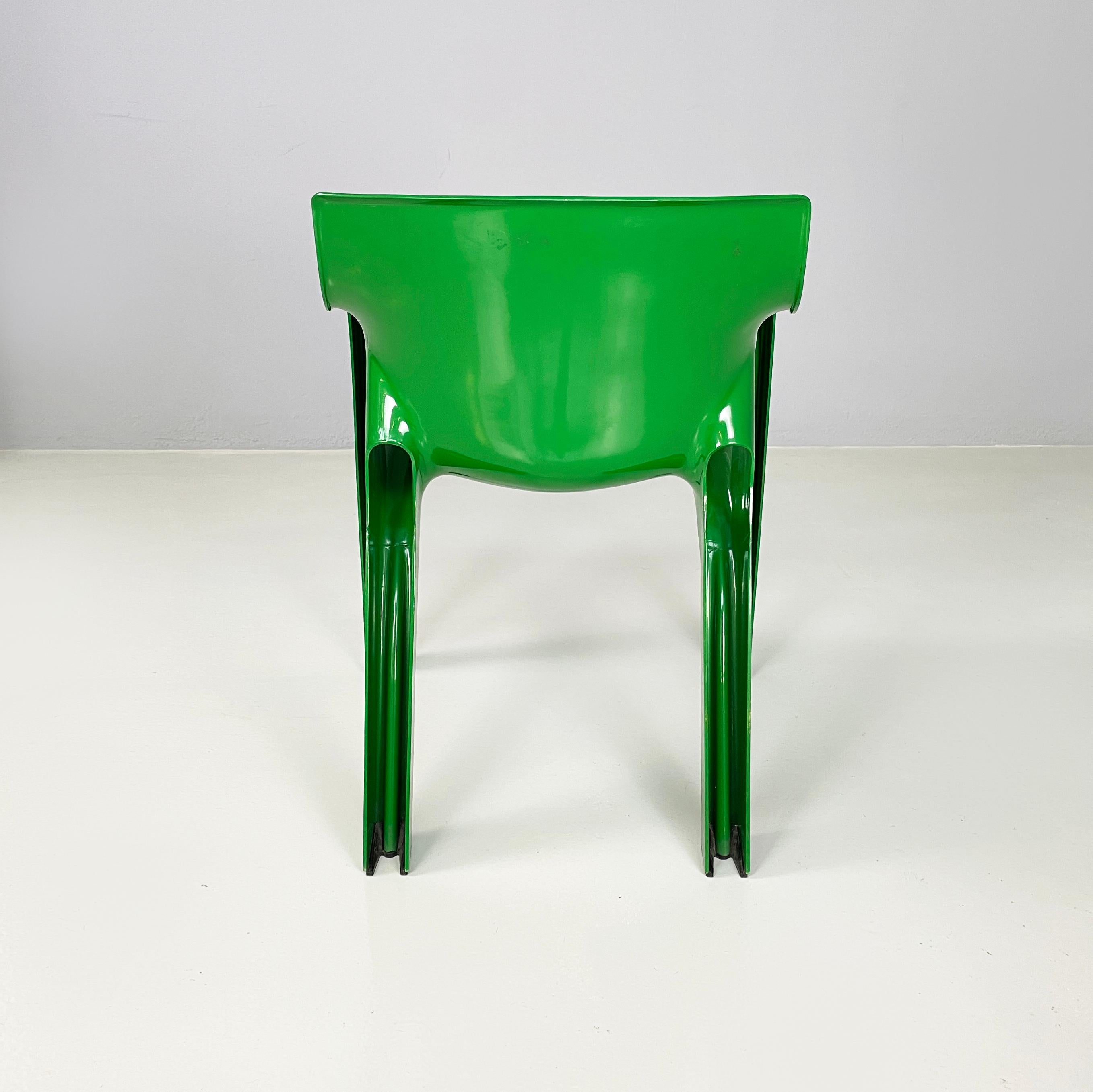 Italian modern Green plastic Chairs Gaudi by Vico Magistretti for Artemide, 1970 For Sale 2