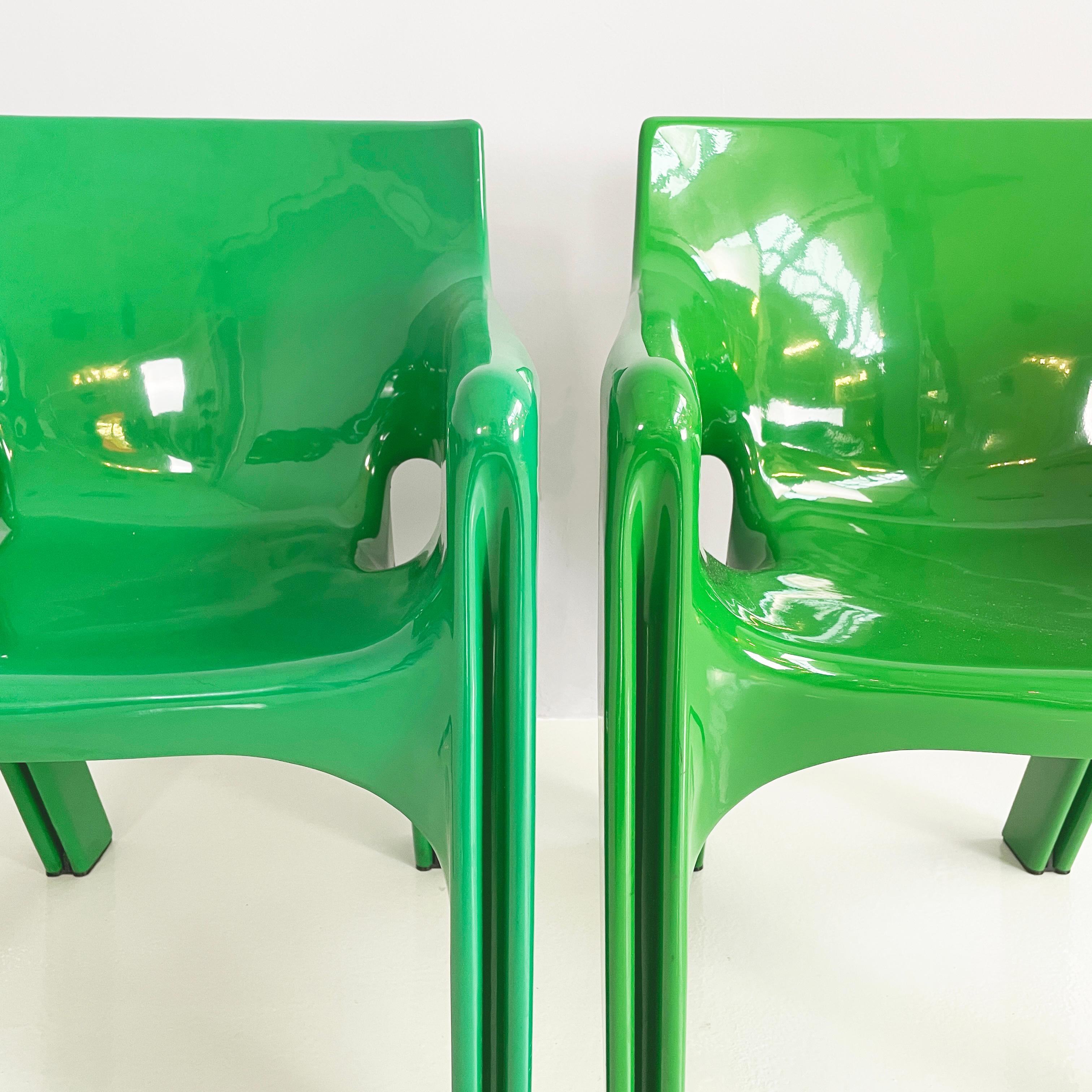 Italian modern Green plastic Chairs Gaudi by Vico Magistretti for Artemide, 1970 For Sale 3