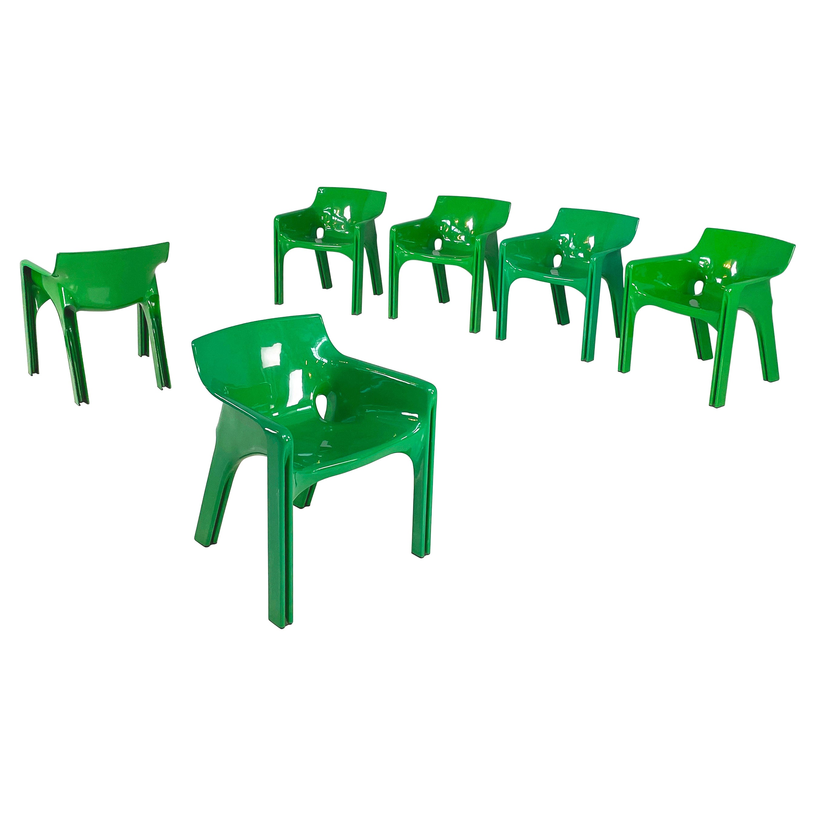 Sillas modernas italianas de plástico verde Gaudí por Vico Magistretti para Artemide, 1970
