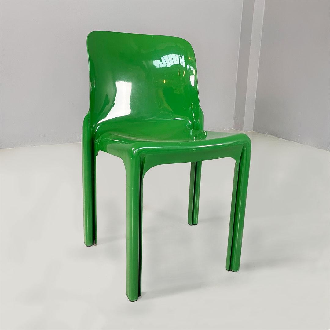 Italian modern green plastic Chairs Selene by Vico Magistretti for Artemide, 1960s
Set of eight iconic chairs model  Selene in green plastic with square seat. The structure is monocoque with S-shaped grooves along the legs. Stackable
Produced by
