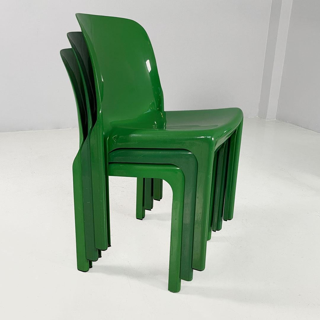 Italian modern green plastic Chairs Selene Vico Magistretti for Artemide, 1960s For Sale 3