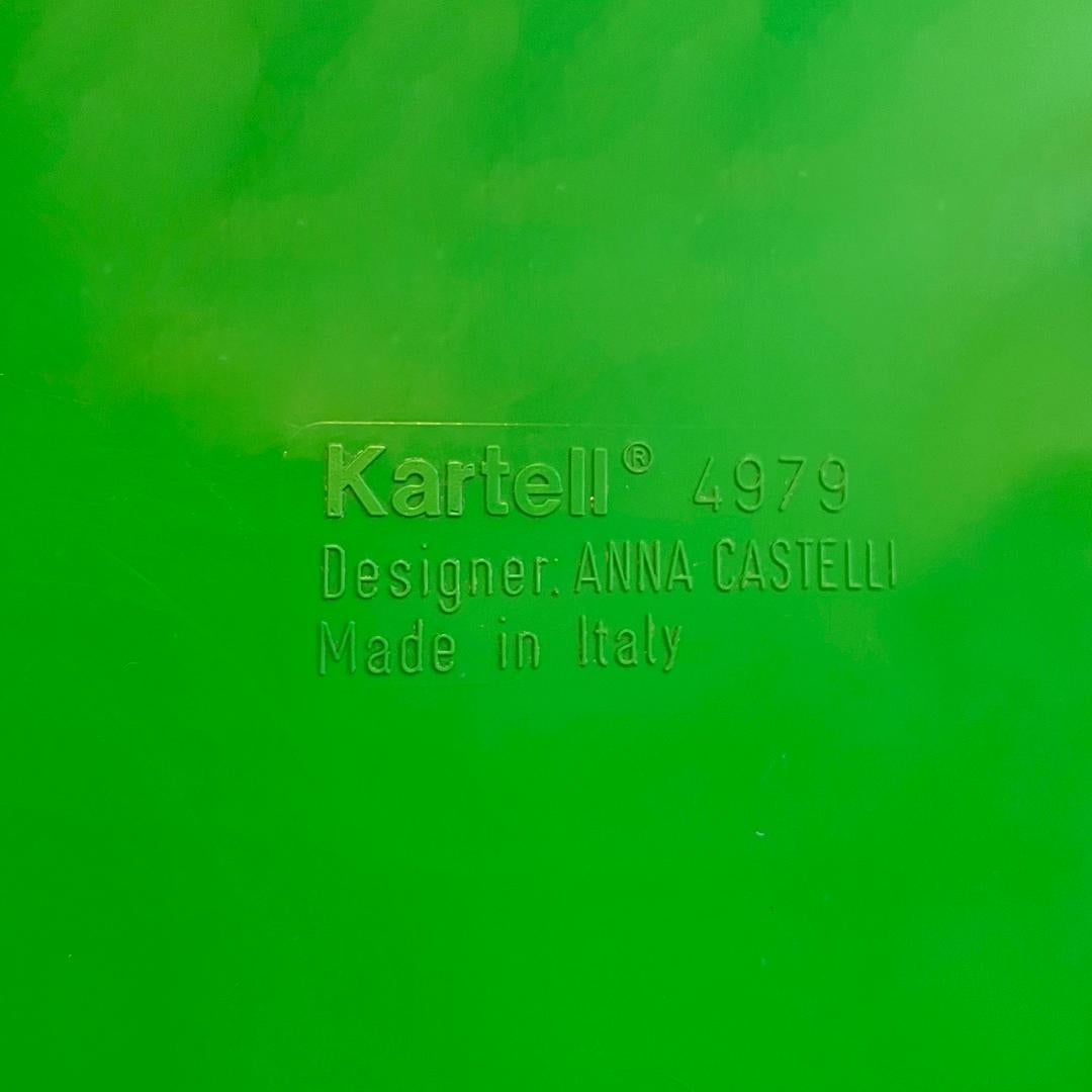 Moderner italienischer Couchtisch aus grünem Kunststoff 4979 Anna Castelli für Kartell, 1970er Jahre im Angebot 9