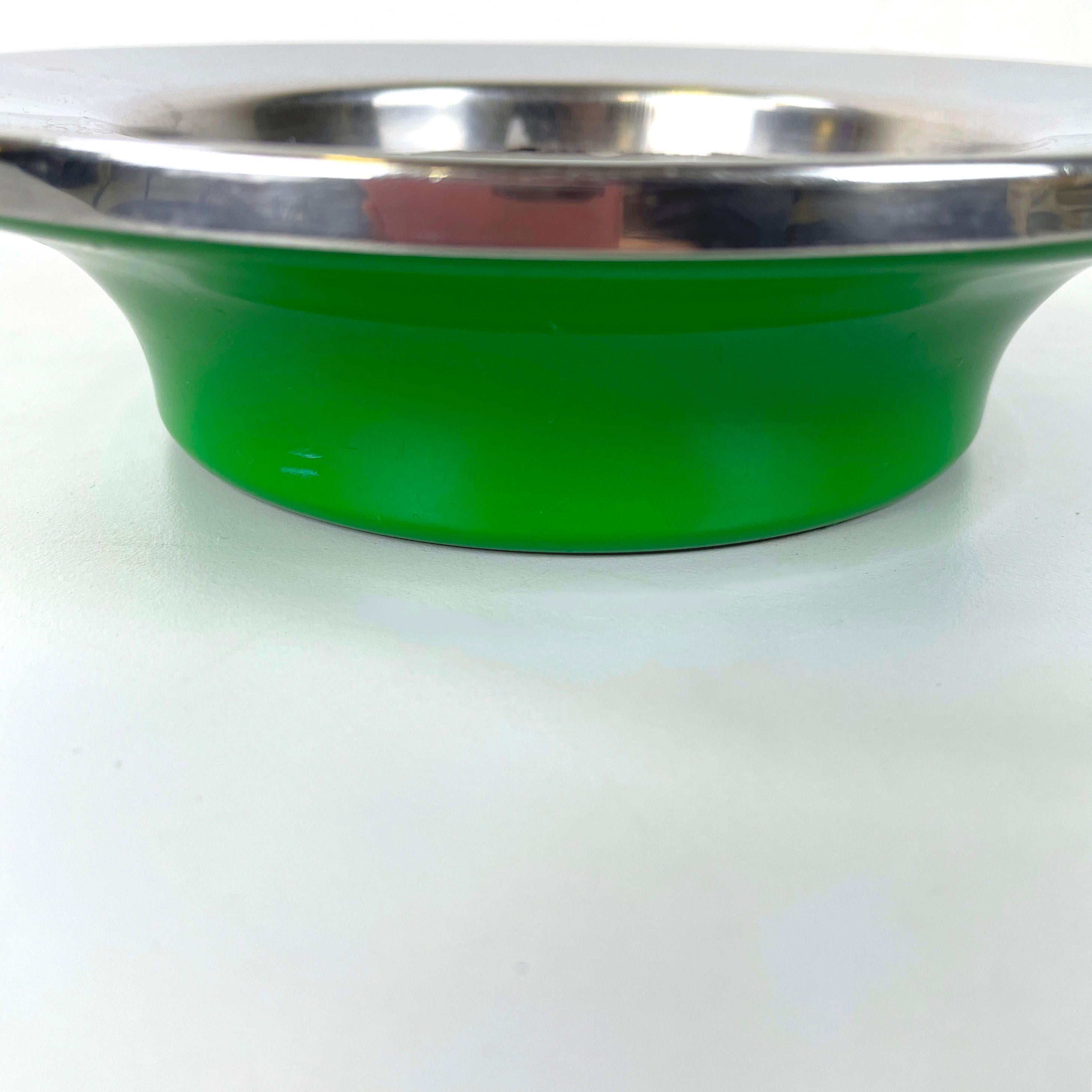 Italian modern Green plastic metal Ashtray by Gino Colombini for Kartell, 1970s For Sale 2