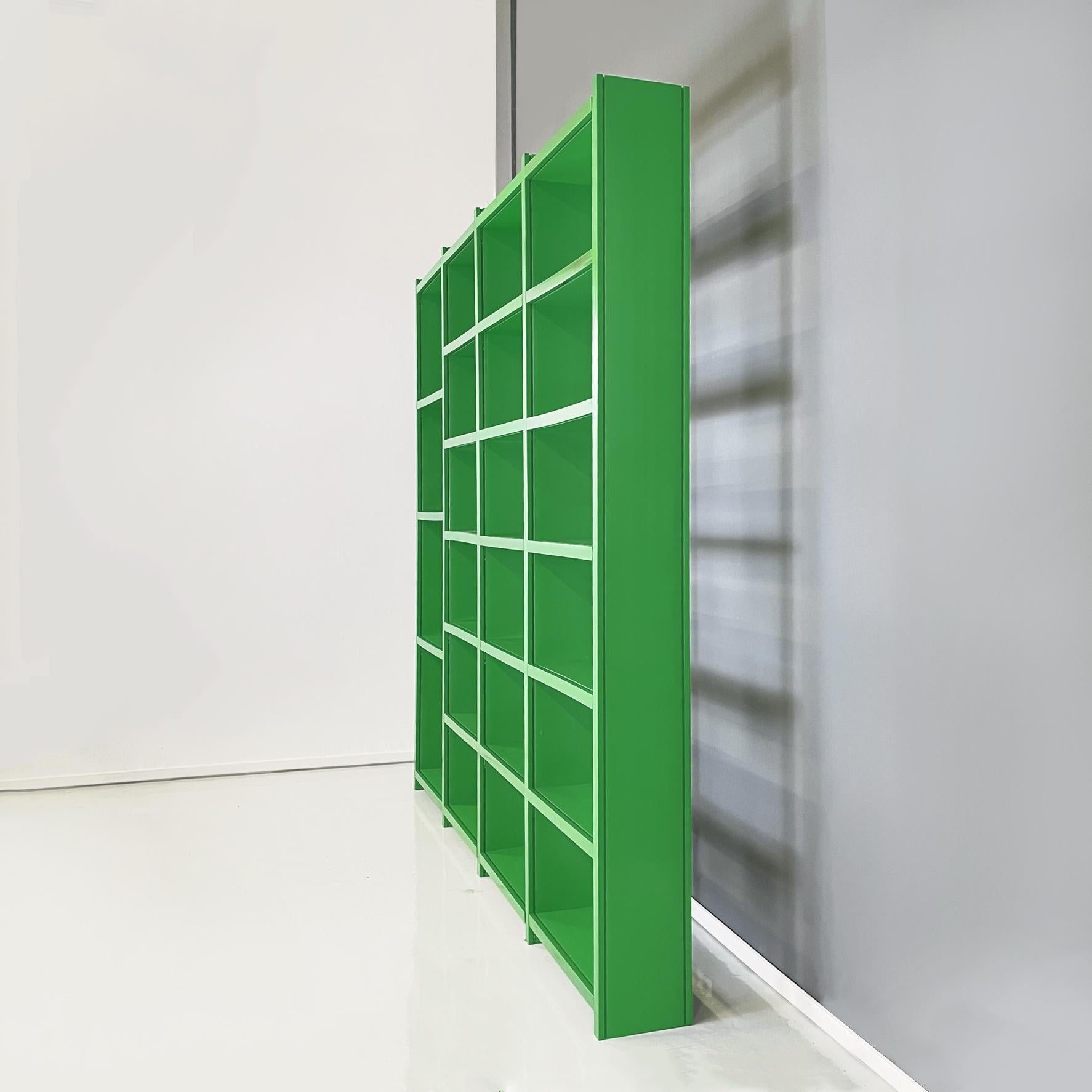 Italian modern Green plastic modular Bookcase mod. Dodona by Ernesto Gismondi for Artemide, 1970s
Modular sky-earth bookcase mod. Dodona in bright green plastic. This bookcase has several shelves with grooves, in which white metal bookends can be