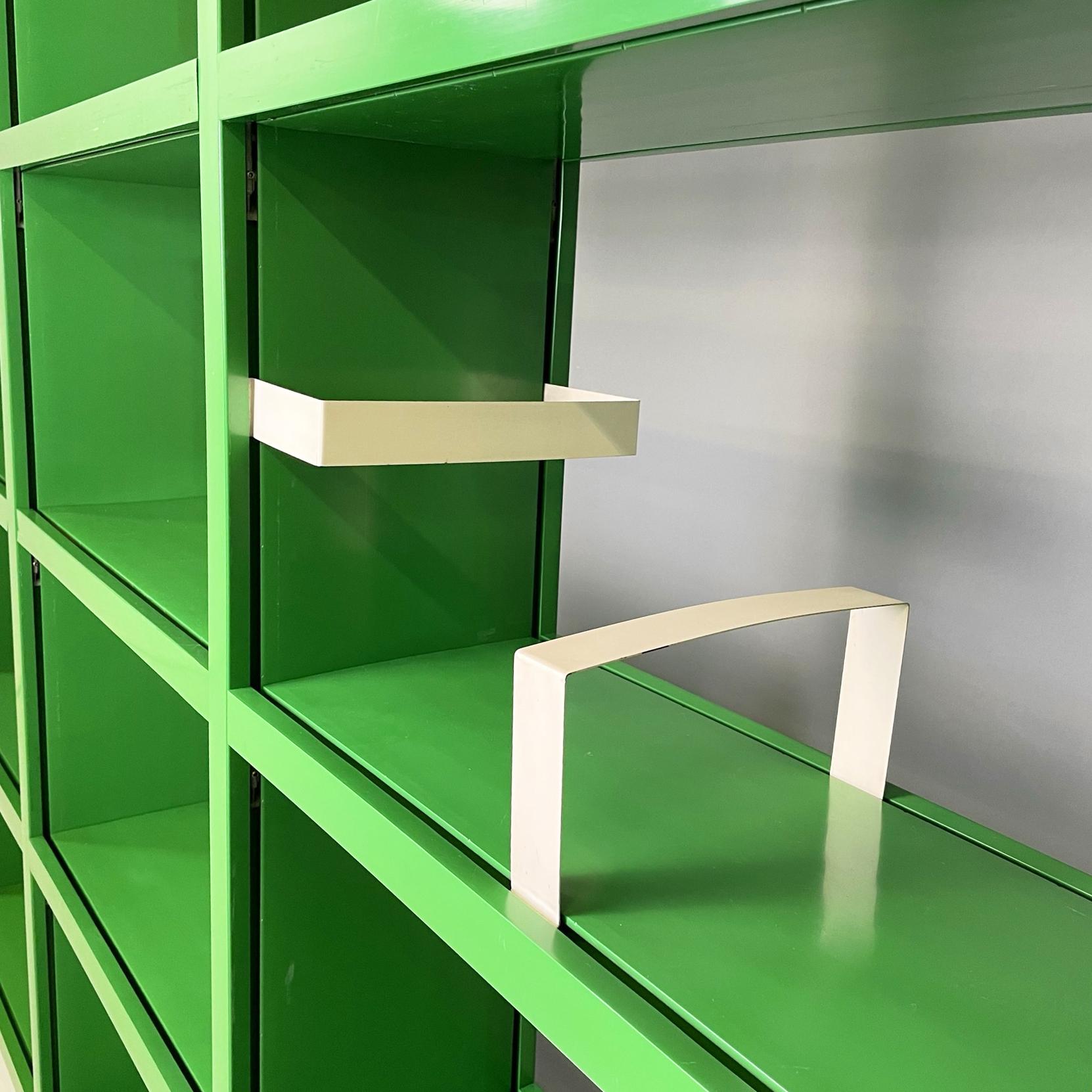 Italian modern Green plastic modular Bookcase Dodona by Gismondi Artemide, 1970s 1