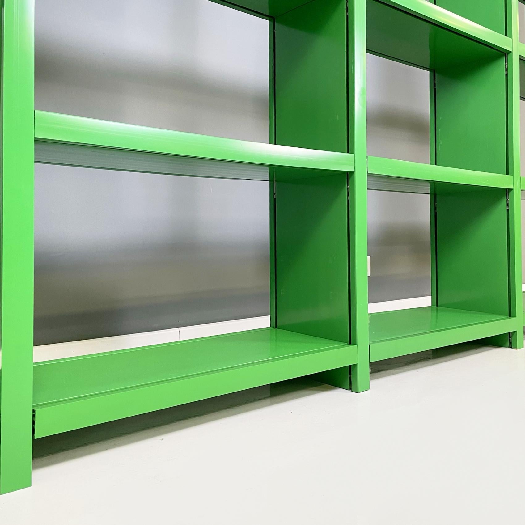 Italian modern Green plastic modular Bookcase Dodona by Gismondi Artemide, 1970s 2