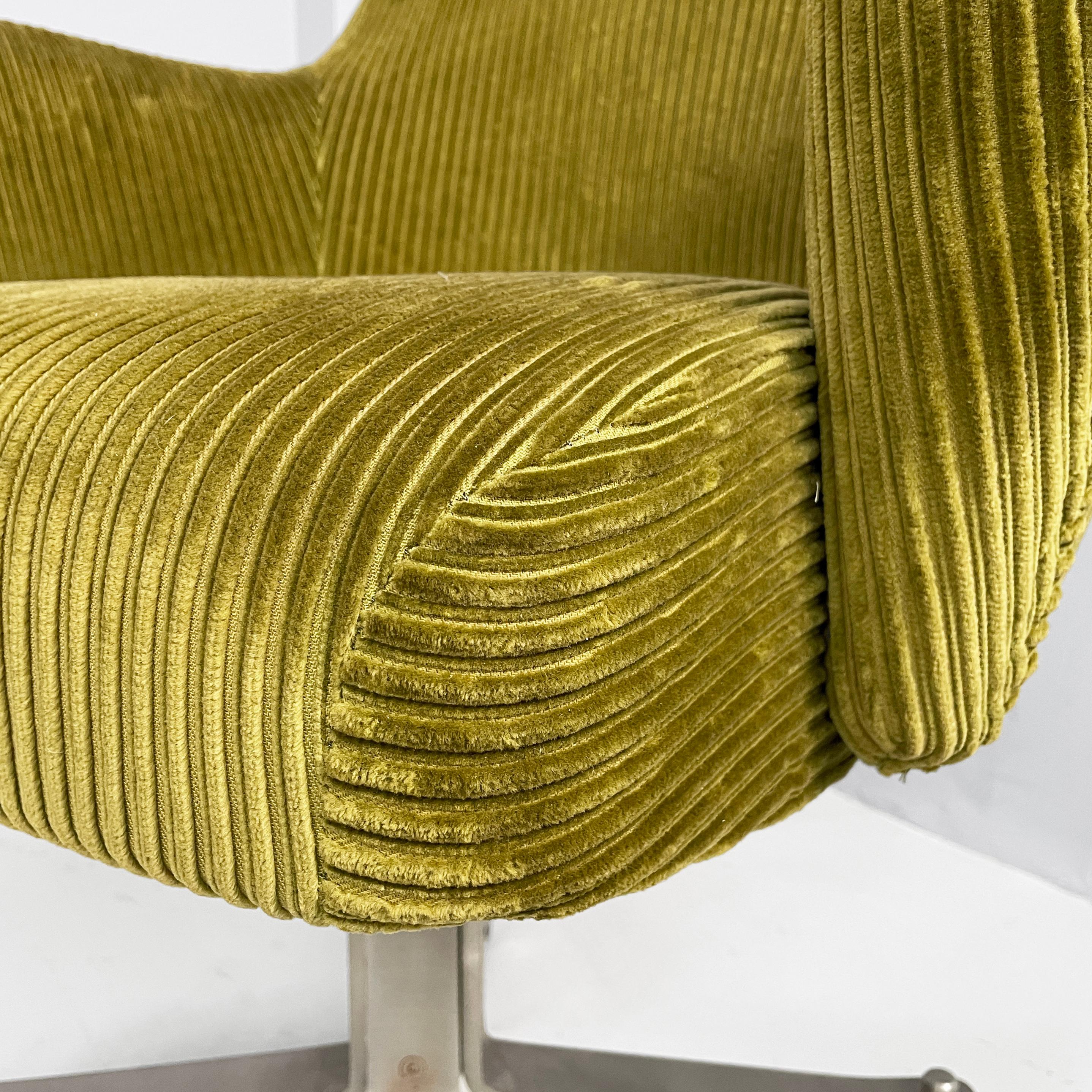 Silla de oficina moderna italiana de terciopelo verdeS de Moscatelli para Formanova, años 70 en venta 6