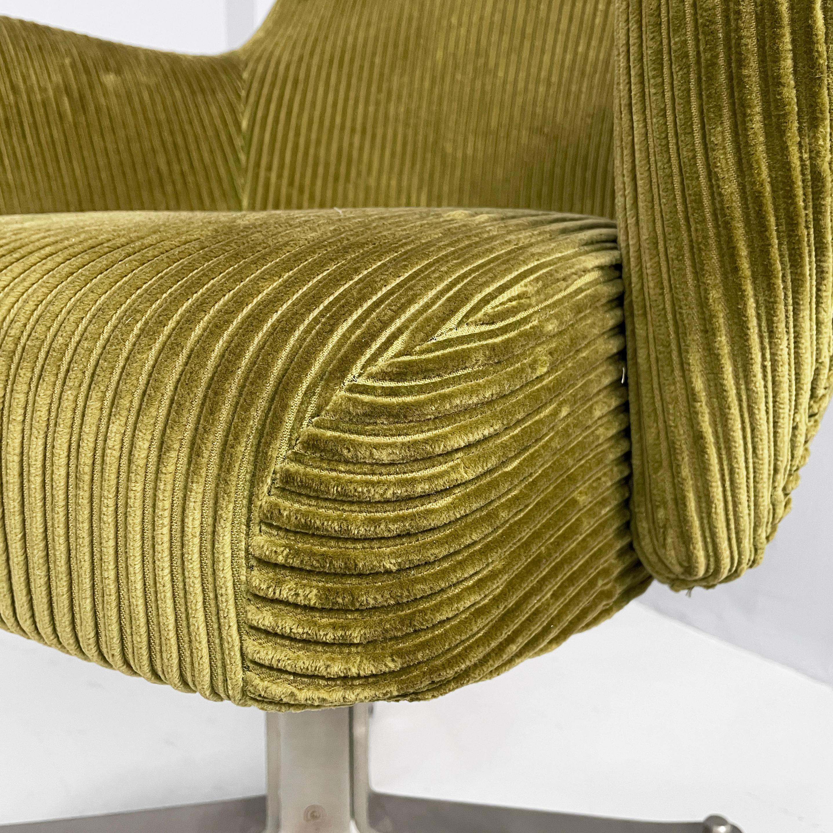 Silla de oficina moderna italiana de terciopelo verdeS de Moscatelli para Formanova, años 70 en venta 7