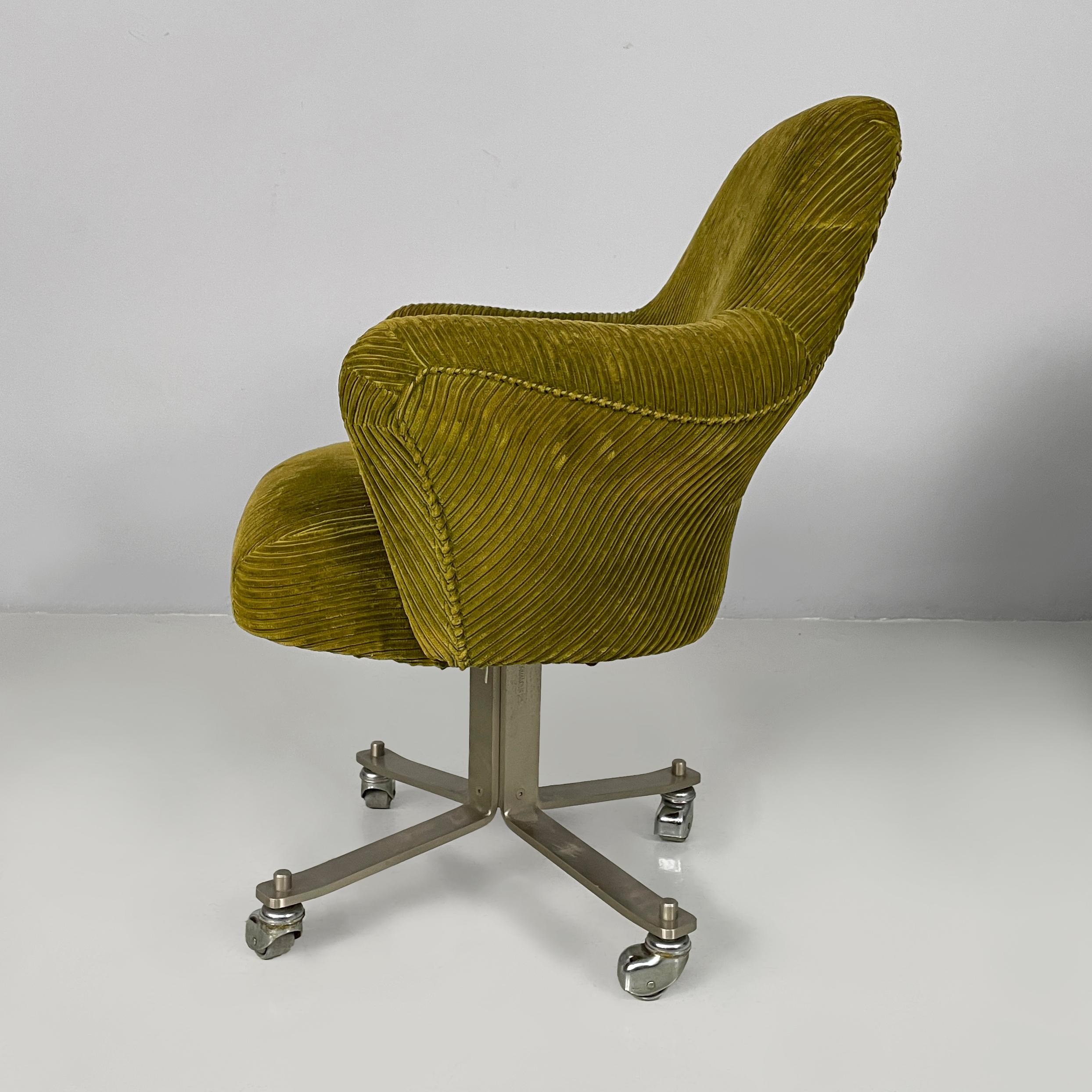 Silla de oficina moderna italiana de terciopelo verdeS de Moscatelli para Formanova, años 70 Moderno en venta