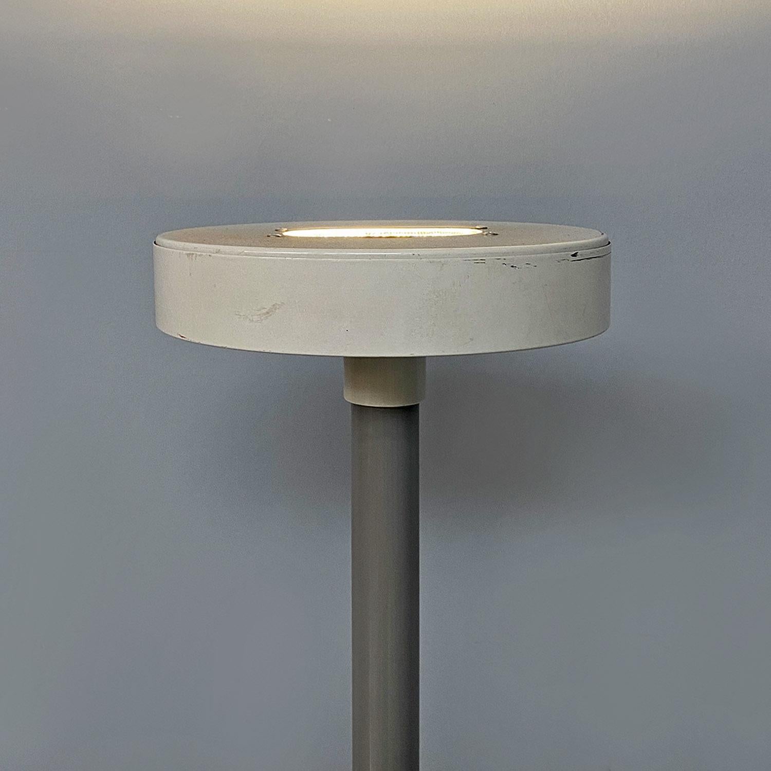 Italian modern grey and white metal floor lamp by Sottsass for Bieffeplast 1980s For Sale 11