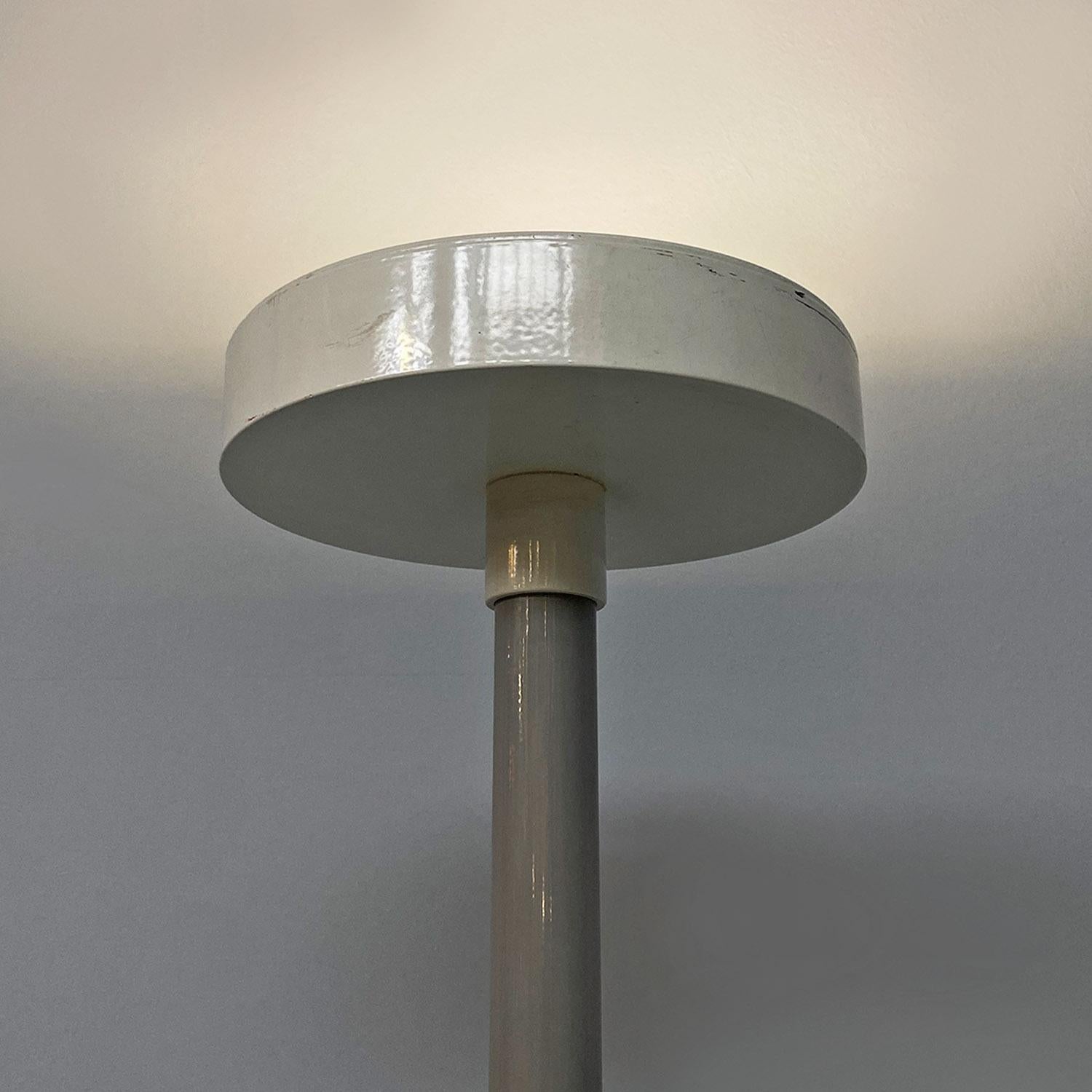 Italian modern grey and white metal floor lamp by Sottsass for Bieffeplast 1980s For Sale 12