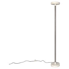 Lampada da terra moderna italiana in metallo grigio e bianco di Sottsass per Bieffeplast anni '80