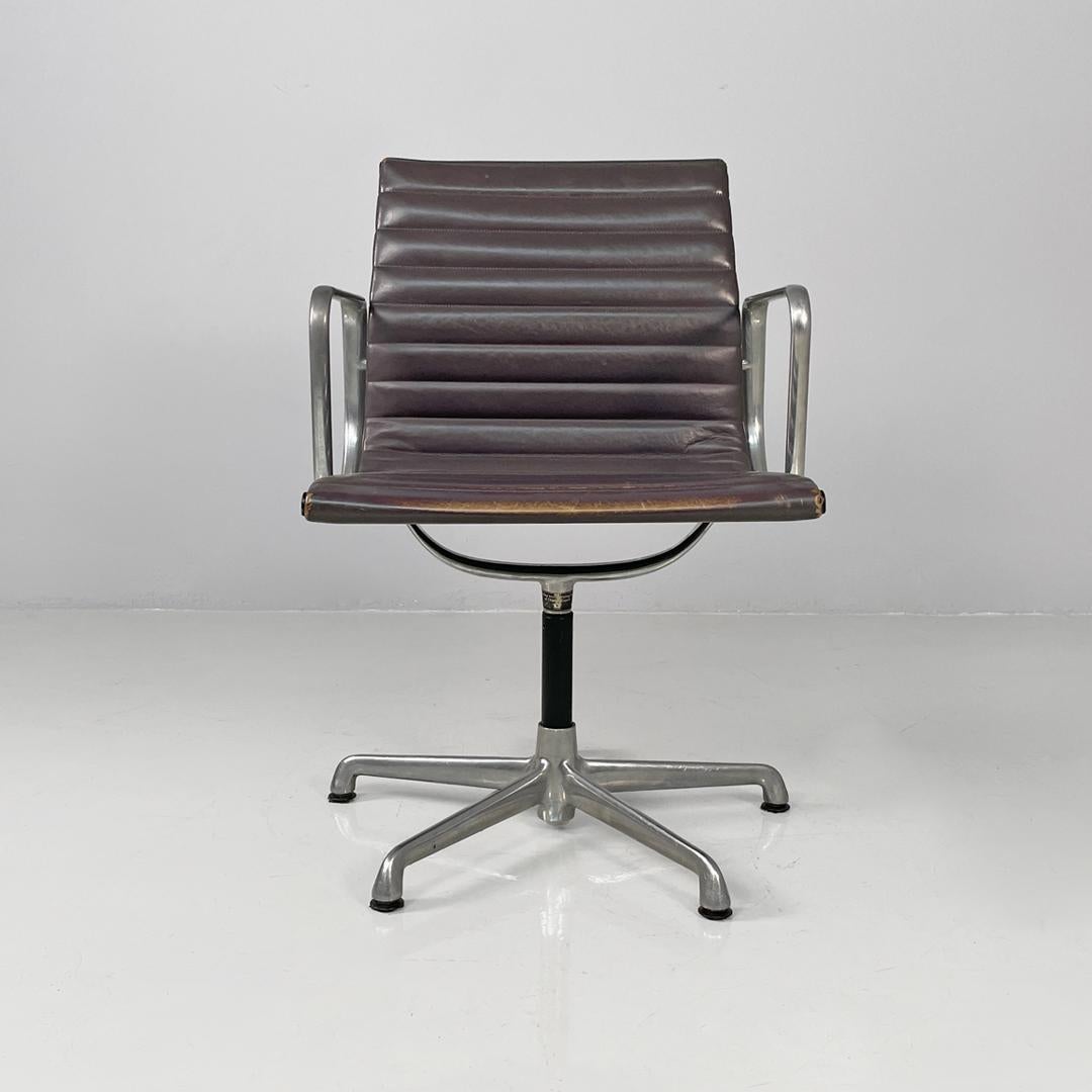 Italian modern grey leather office chair by Charles and Ray Eames for ICF, 1970s im Angebot 6
