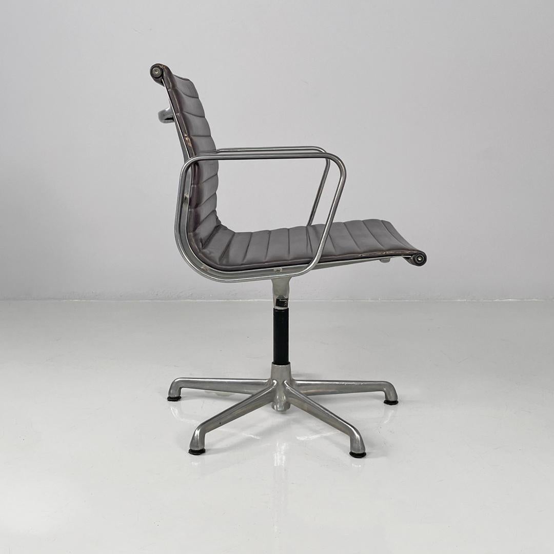 Italian modern grey leather office chair by Charles and Ray Eames for ICF, 1970s im Angebot 7