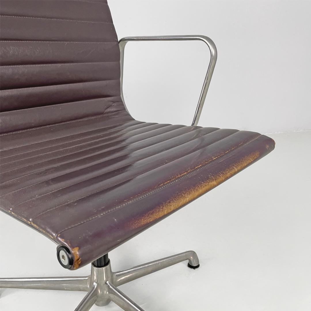 Italian modern grey leather office chair by Charles and Ray Eames for ICF, 1970s (Ende des 20. Jahrhunderts) im Angebot