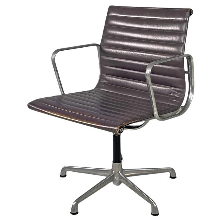 Italian modern grey leather office chair by Charles and Ray Eames for ICF, 1970s