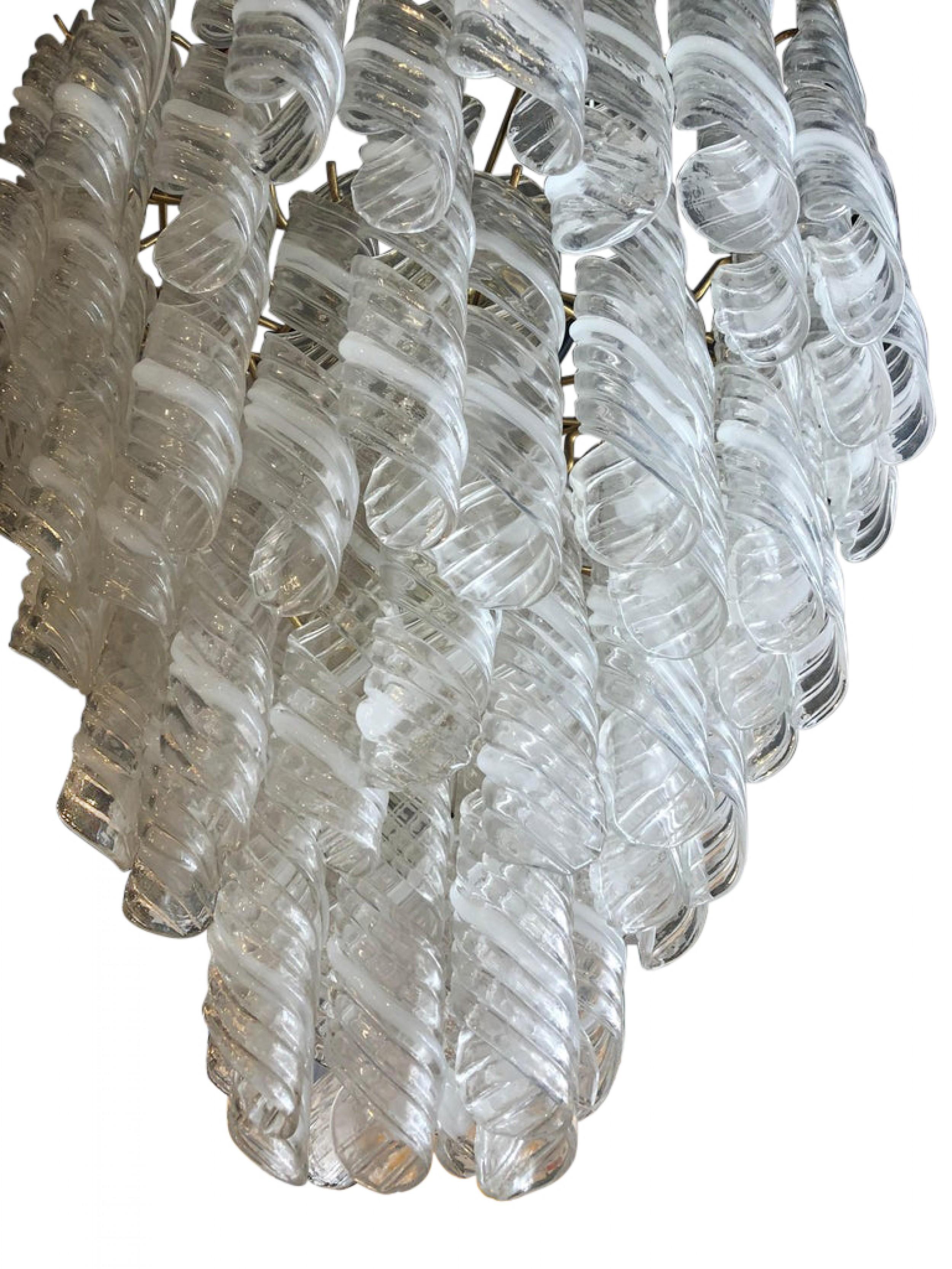 Moderner Kronleuchter aus mundgeblasenem Glas und poliertem Nickel, Mazzega, Italien (Moderne der Mitte des Jahrhunderts) im Angebot